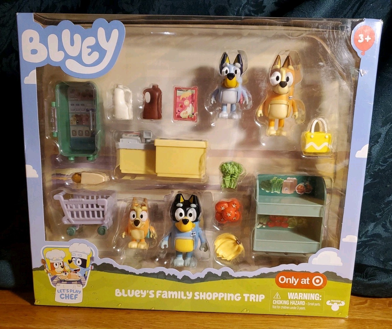 Bluey\'s Let\'s Play Chef Family Shopping Trip Mini Figure: Includes Bandit Chilli