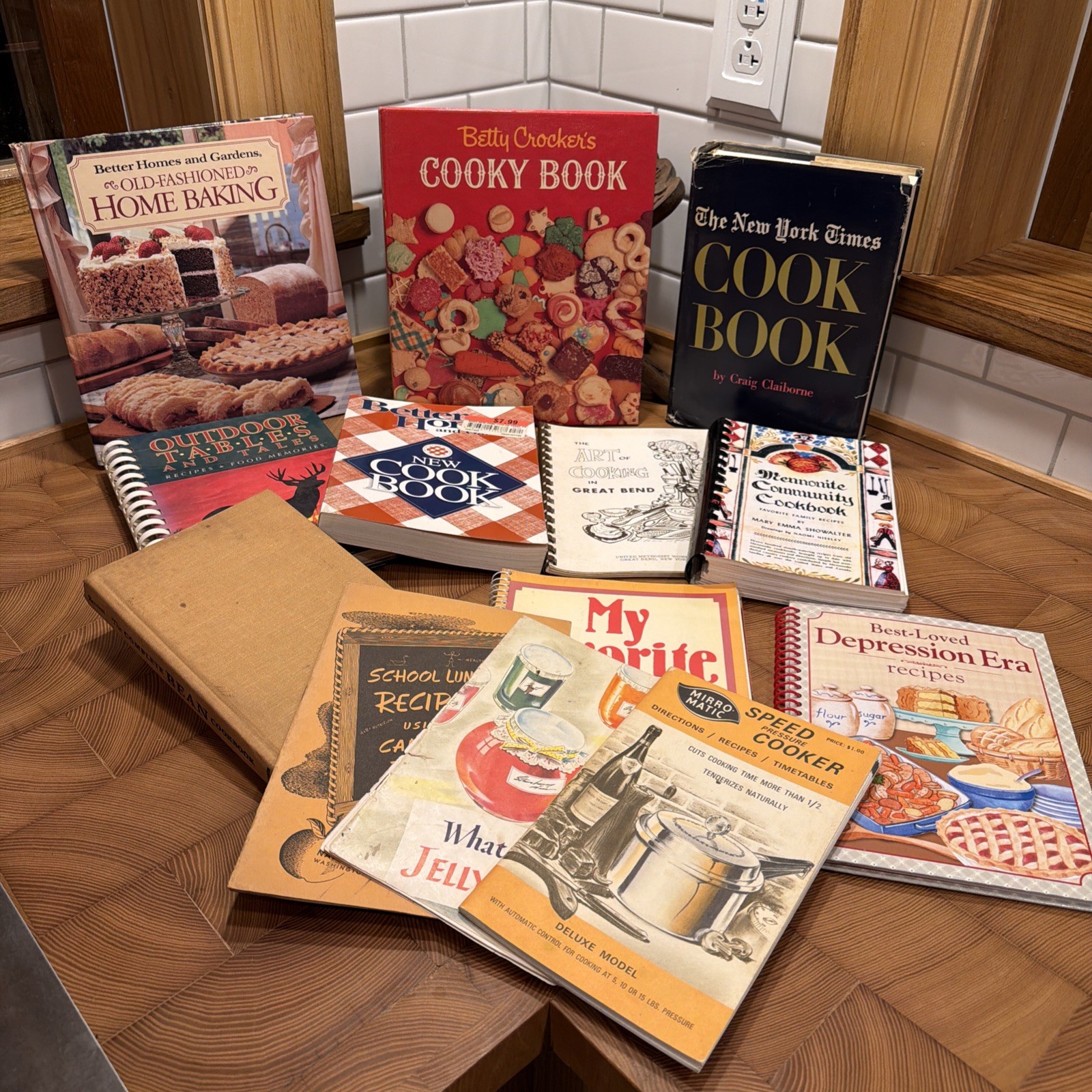 Lot Of 13 Vintage Cookbook Booklets Betty Crocker Carnation Better Homes 