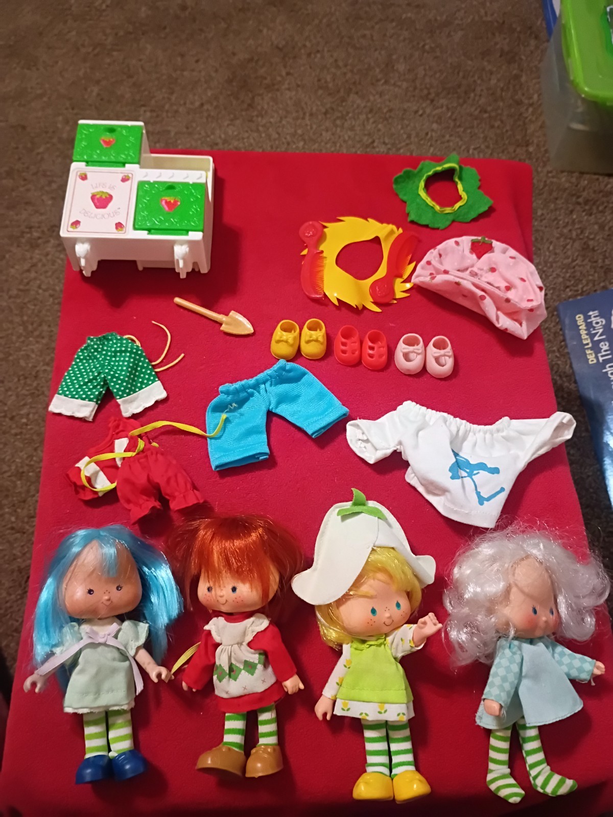 Strawberry Shortcake Dolls x 4, 1980s And Accessories Vintage Lot Estate Find
