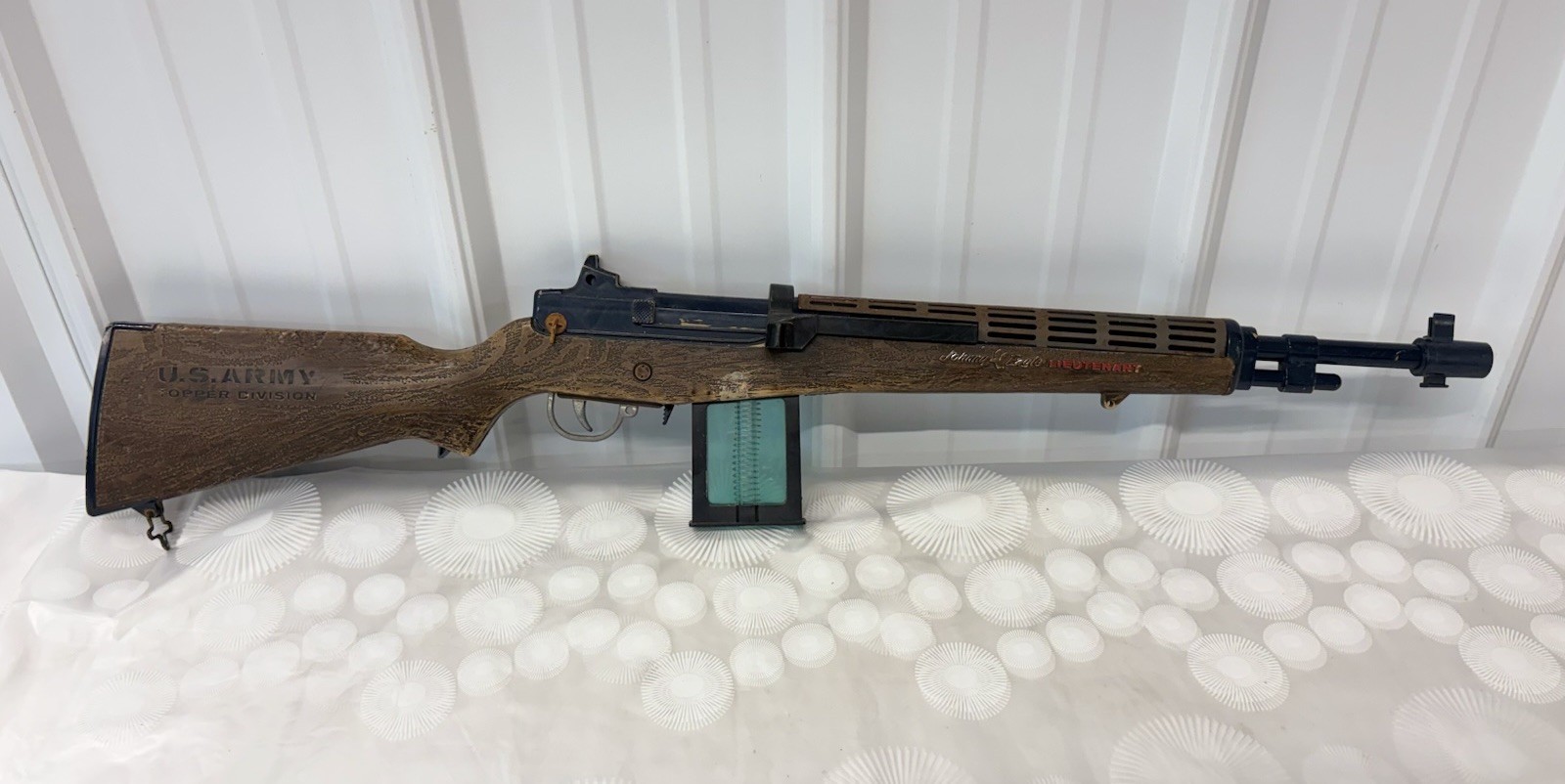 Rare Johnny Eagle Lieutenant Topper Toy Rifle Vintage 1960s US Army w Magazine Rare Johnny Eagle Lieutenant Topper Toy Rifle Vintage 1960s US Army w Magazine