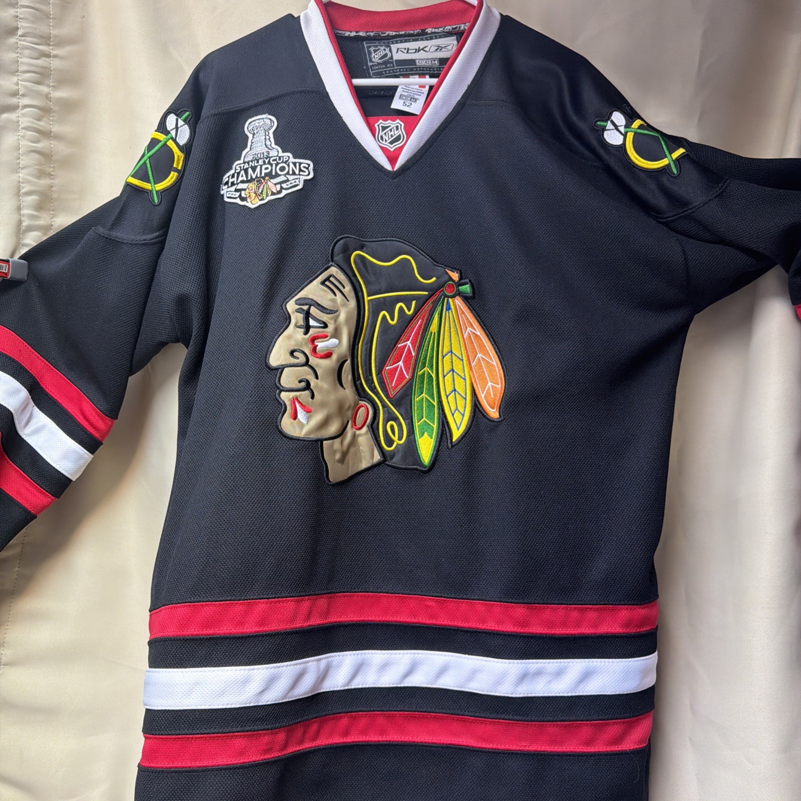 REEBOK/CCM Chicago Blackhawks 2013 Stanley Cup Center Ice Hockey Jersey Size 52 REEBOK/CCM Chicago Blackhawks 2013 Stanley Cup Center Ice Hockey Jersey Size 52