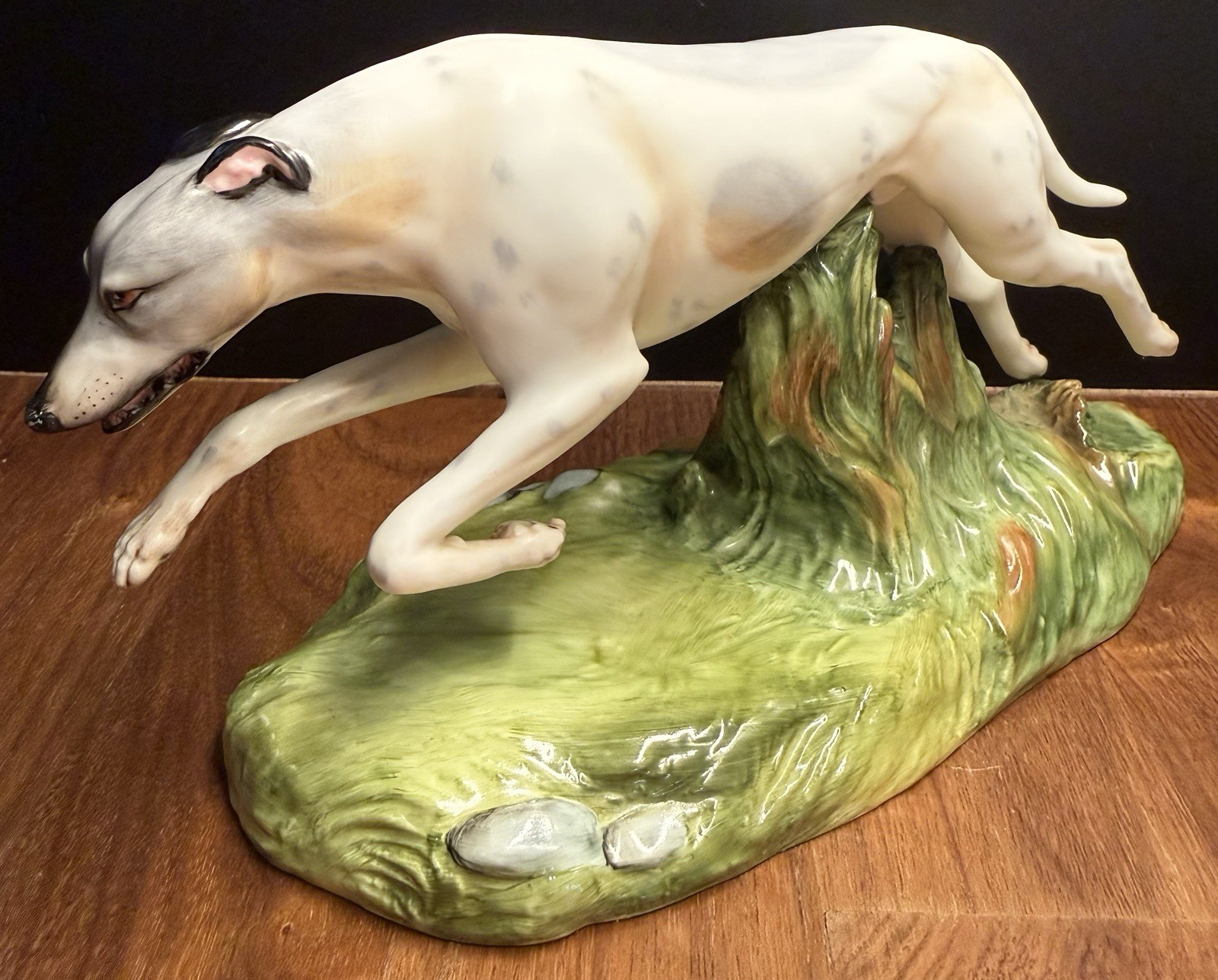 STUNNING ROYAL STRATFORD RUNNING GREYHOUND FIGURINE, Signed VB, “EXQUISITE” STUNNING ROYAL STRATFORD RUNNING GREYHOUND FIGURINE, Signed VB, “EXQUISITE”
