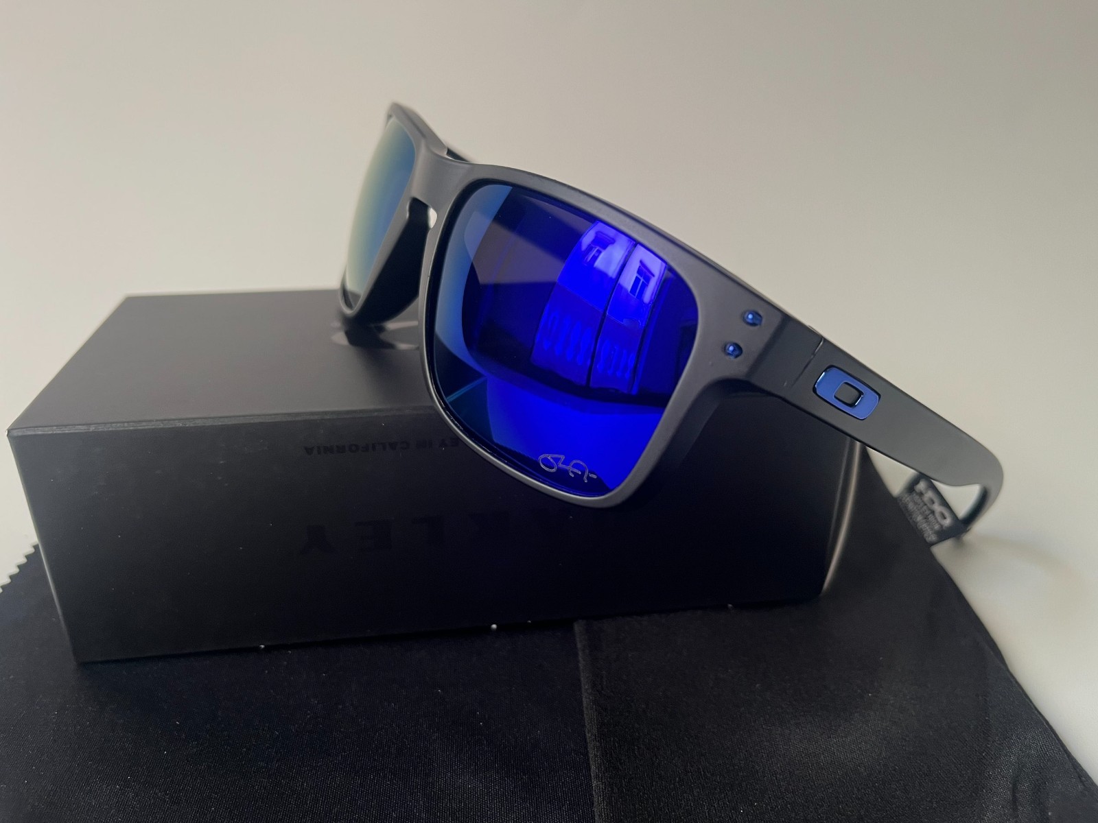 Oakley Holbrook OO9102 Sunglasses Matte Black /Blue Polarized Sunglasses