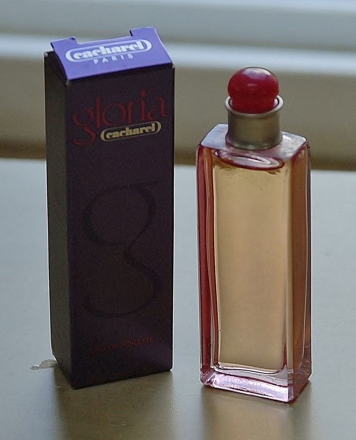 Vintage GLORIA by CACHAREL splash EDT 7 ml~1/4 oz Discontinued MINIATURE