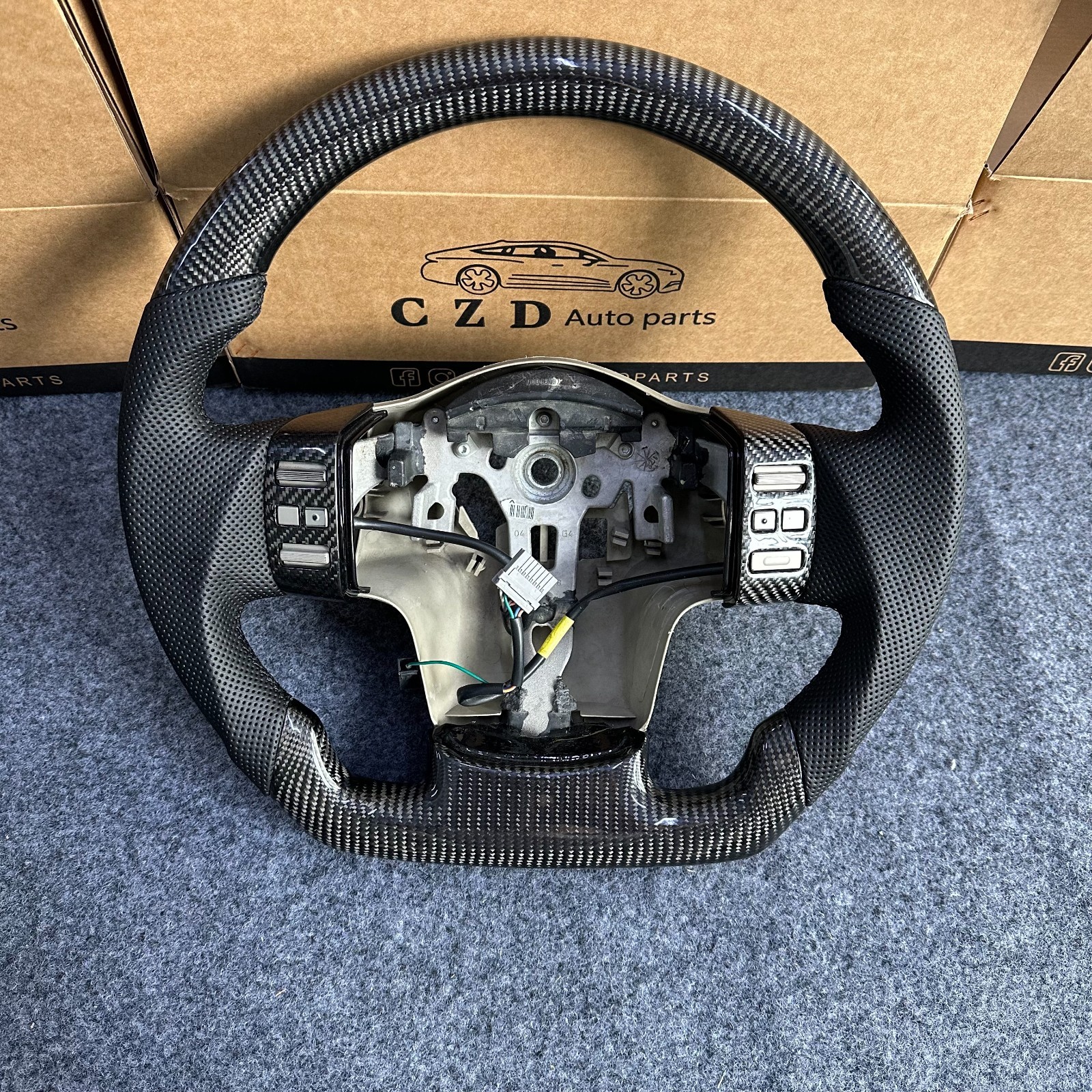 CZD Real Carbon Fiber Steering Wheel Fit For Nissan Titan/Armada 2004-2012