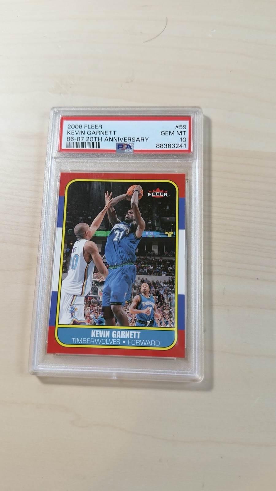 2006-07 Fleer - 1986-87 Fleer Design Kevin Garnett #59