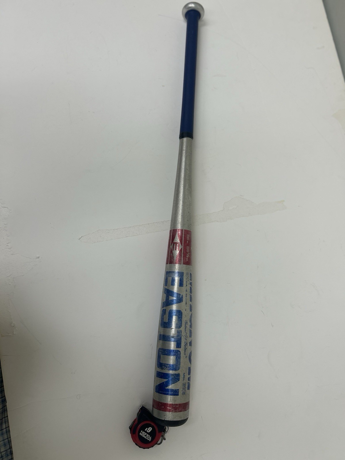 vintage easton magnum baseball bat Early 1990s 32 In 28 1/2 Oz Blue Handle