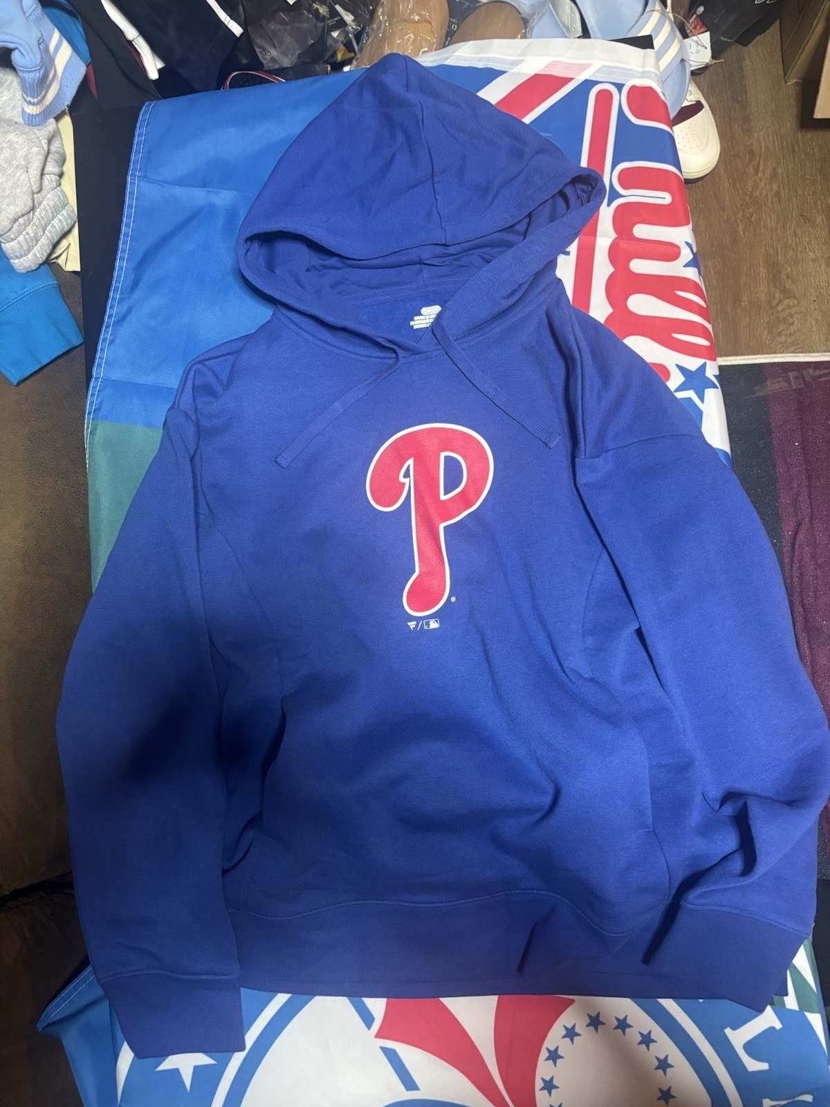 NWOT Men’s Small Philadelphia Phillies Blue Hooded Sweatshirt Fanatics
