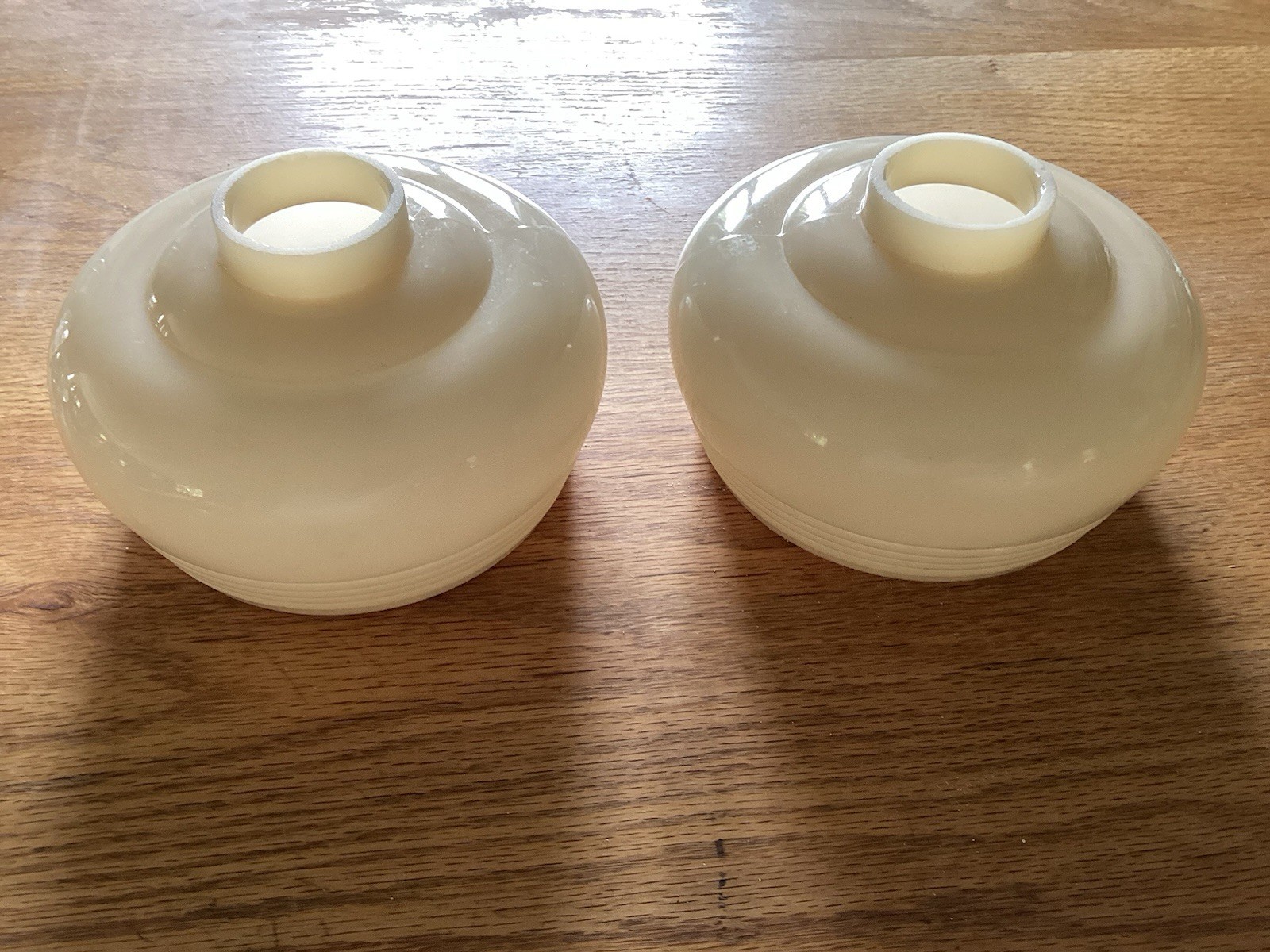 Vtg Art Deco Pair Of Custard Glass Lamp Shade Globes