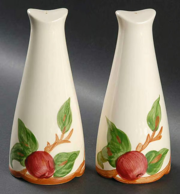 Franciscan Apple Oversized Salt & Pepper Set Apple (USA Backstamp) Franciscan Apple Oversized Salt & Pepper Set Apple (USA Backstamp)