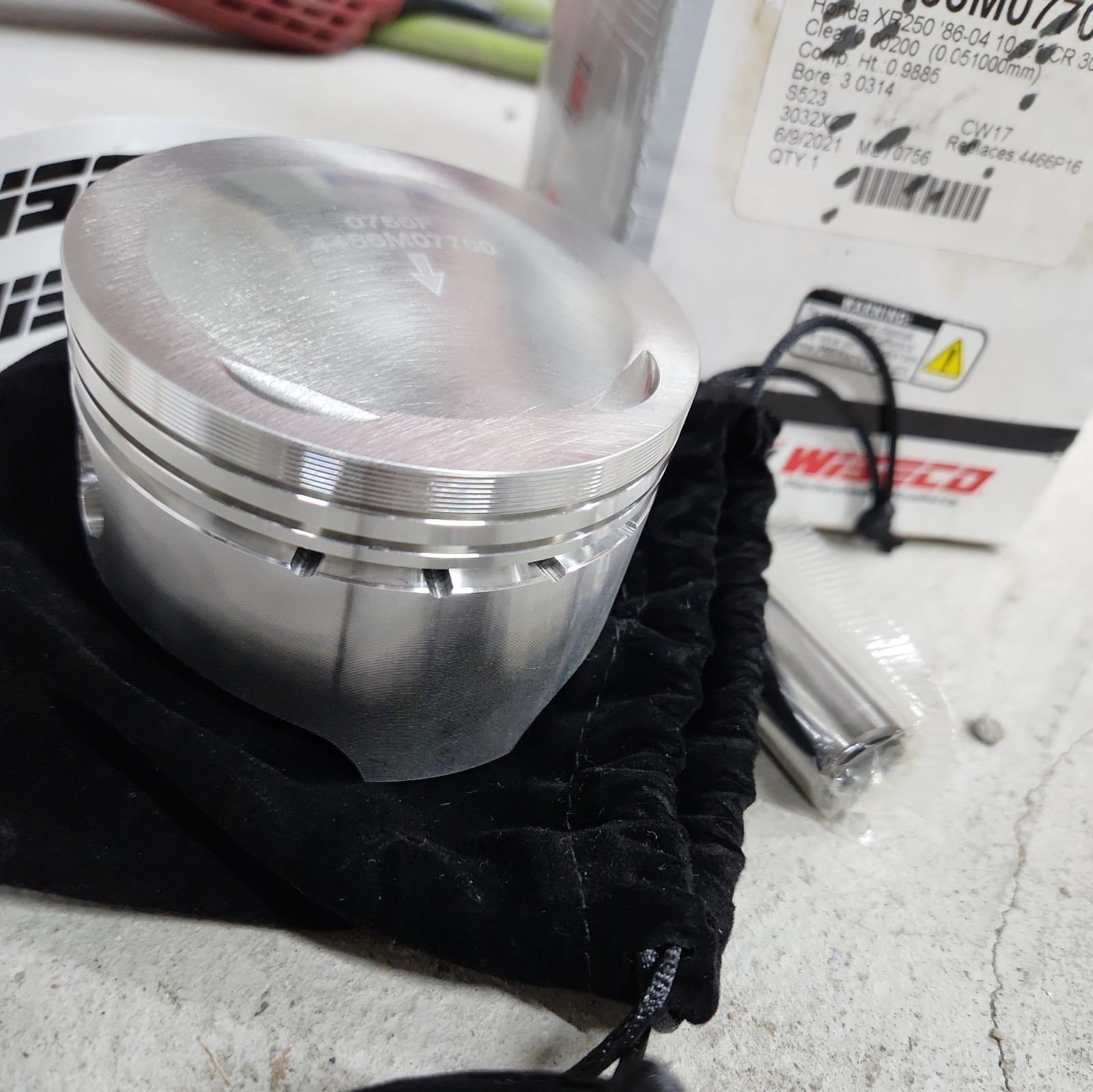 HONDA XR250 1986-2004 WISECO PISTON KIT +4mm OVER TO 77mm 10.5:1 4466M07700 HONDA XR250 1986-2004 WISECO PISTON KIT +4mm OVER TO 77mm 10.5:1 4466M07700