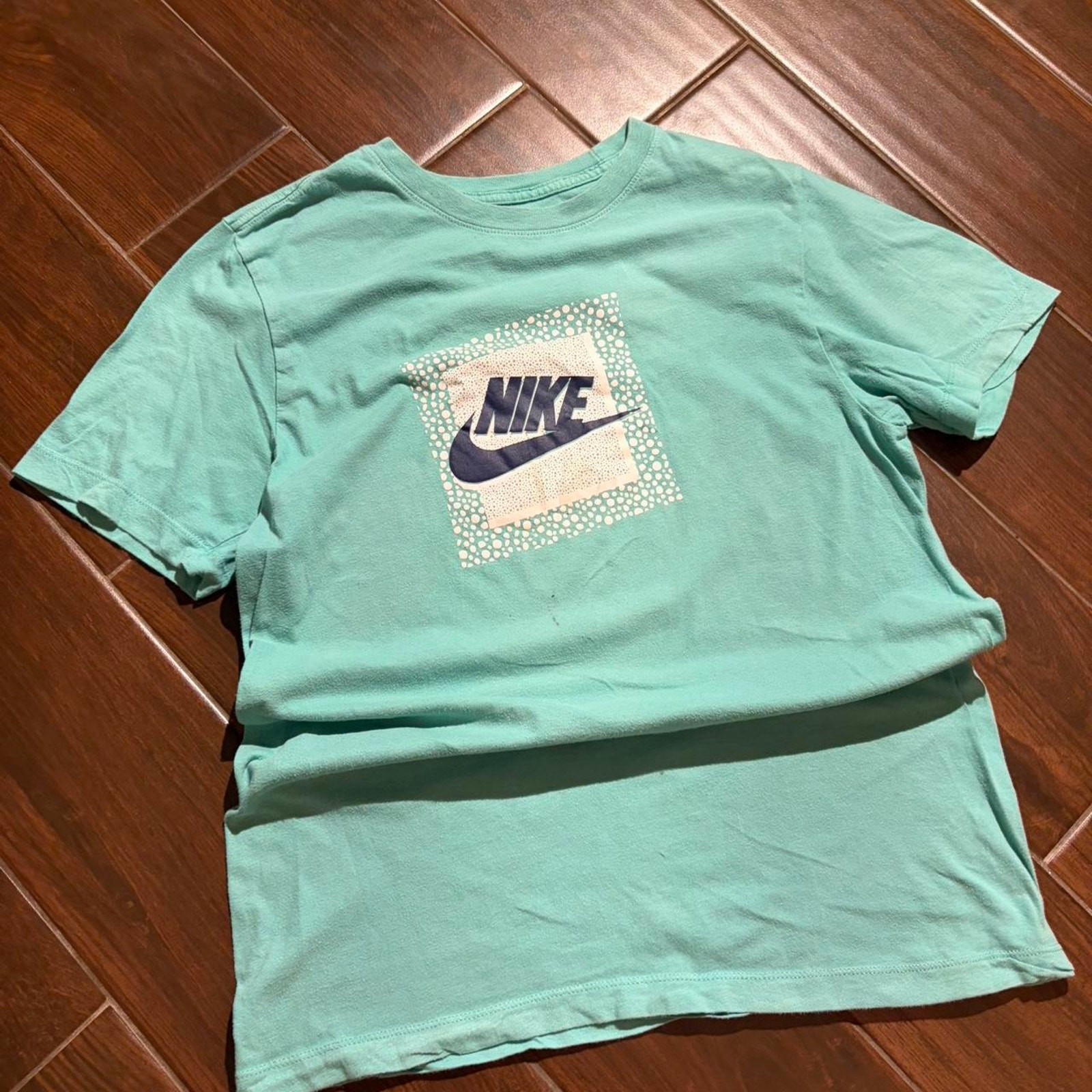 Nike green blue t shirt Nike green blue t shirt