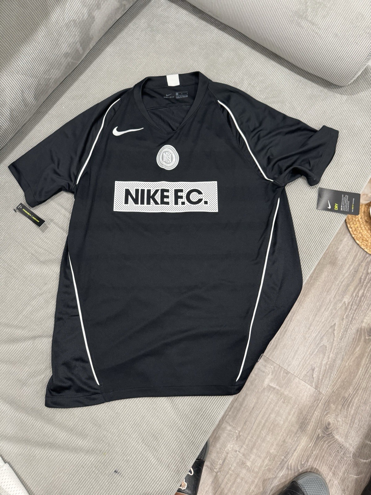 Size L Nike F.C. Football Club Home Soccer Jersey Black Men\'s AT6017-010 Sz L Size L Nike F.C. Football Club Home Soccer Jersey Black Men\'s AT6017-010 Sz L
