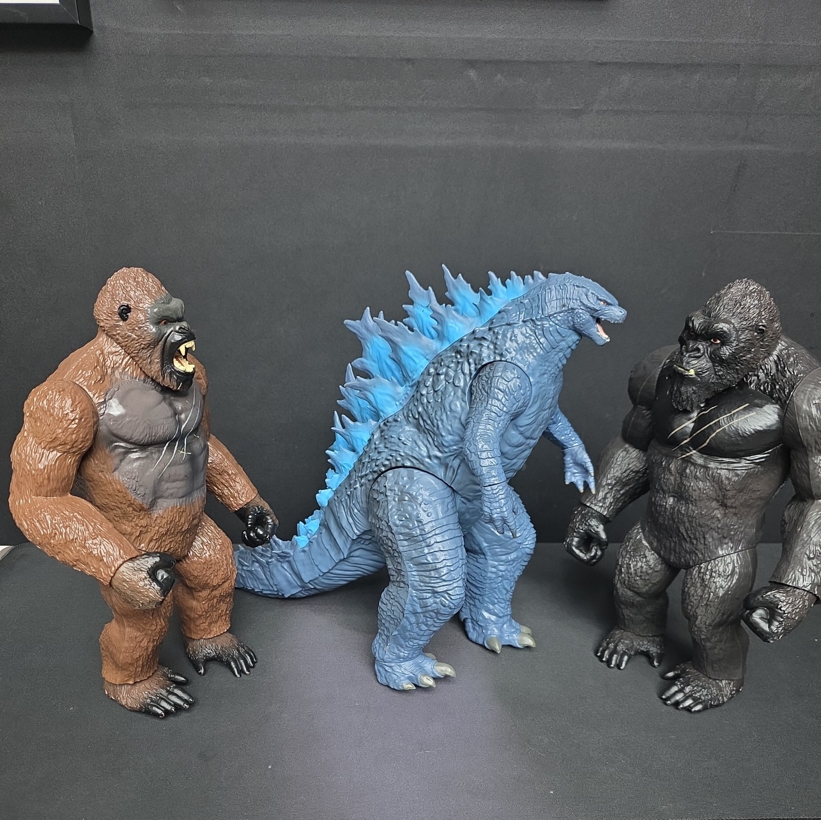 Massive Playmates Godzilla vs Kong 11\