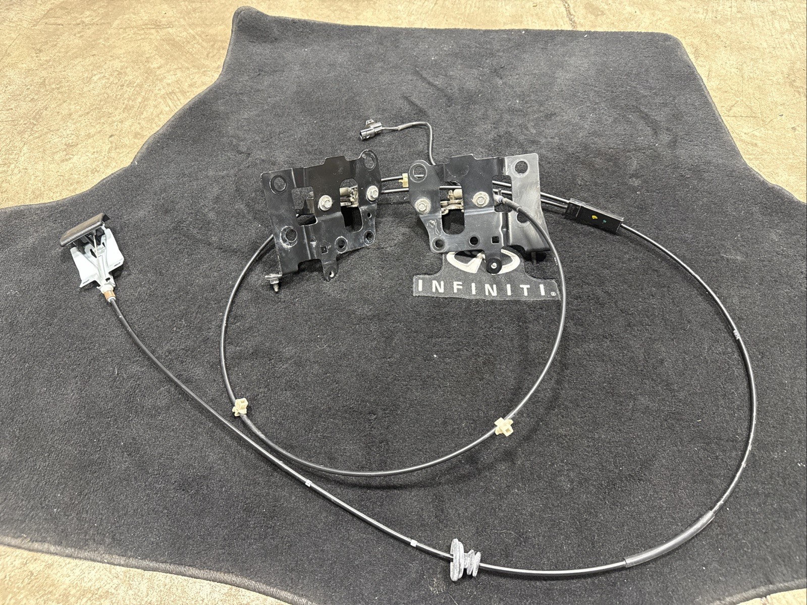 08-13 Infiniti G37 Front LH & RH Hood Latch Lock Release With cable OEM 08-13 Infiniti G37 Front LH & RH Hood Latch Lock Release With cable OEM