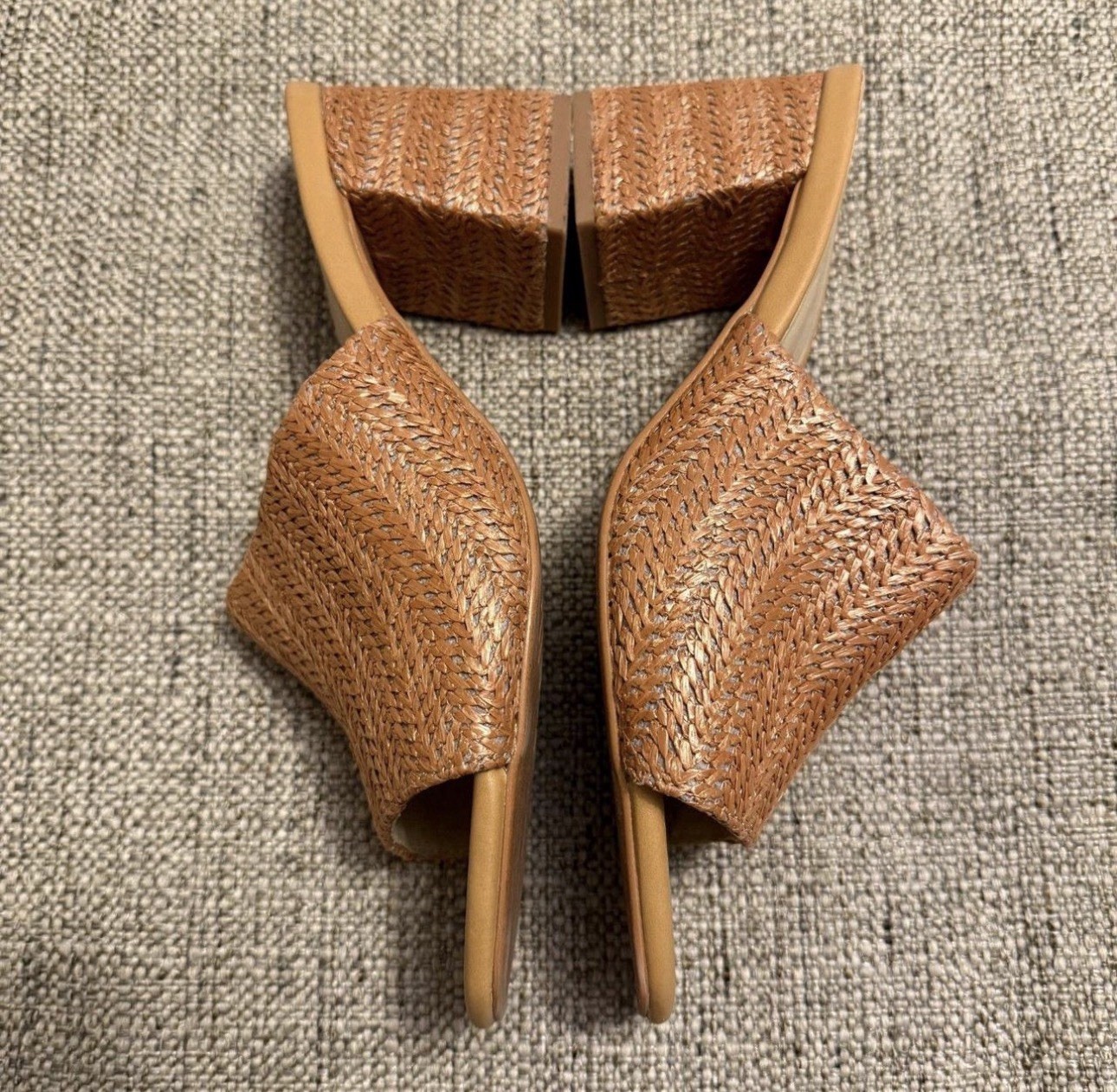 Anthropologie Seychelles Raffia Pepper 2” Block Heel Sandals Size 10