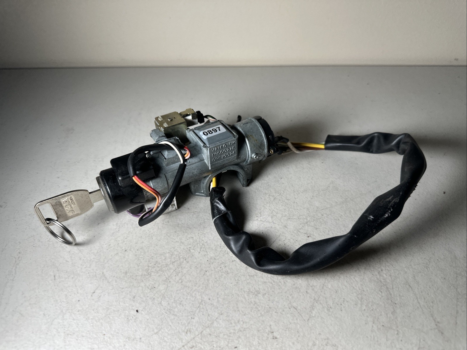 1999-2004 Land Rover Discovery II 2 OEM Ignition Switch With Key