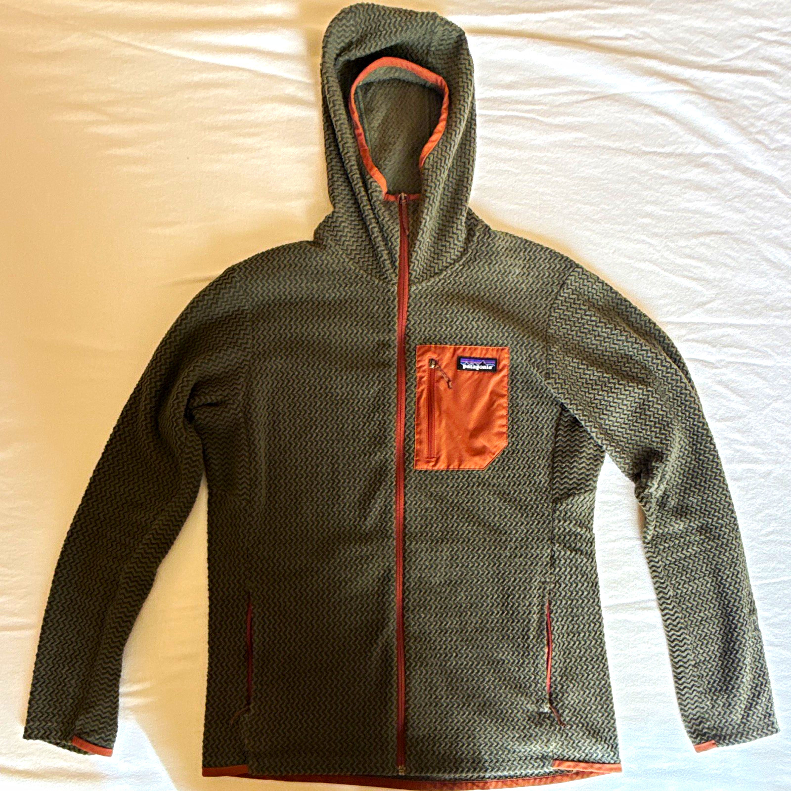Patagonia Men\'s R1 Air Fleece Hoodie Green/Brown Size M Patagonia Men\'s R1 Air Fleece Hoodie Green/Brown Size M