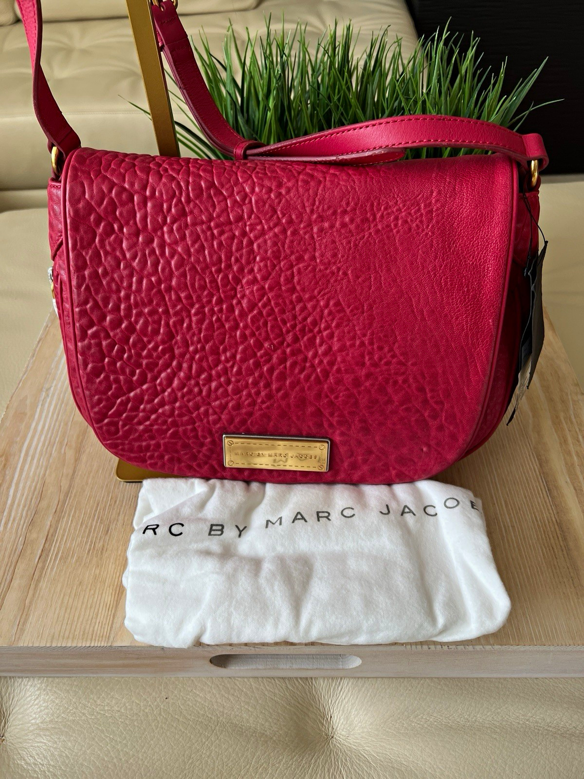 Marc by Marc Jacobs Raspberry Pebbled Shoulder Bag Gold Hardware Zip Dust Bag Marc by Marc Jacobs Raspberry Pebbled Shoulder Bag Gold Hardware Zip Dust Bag