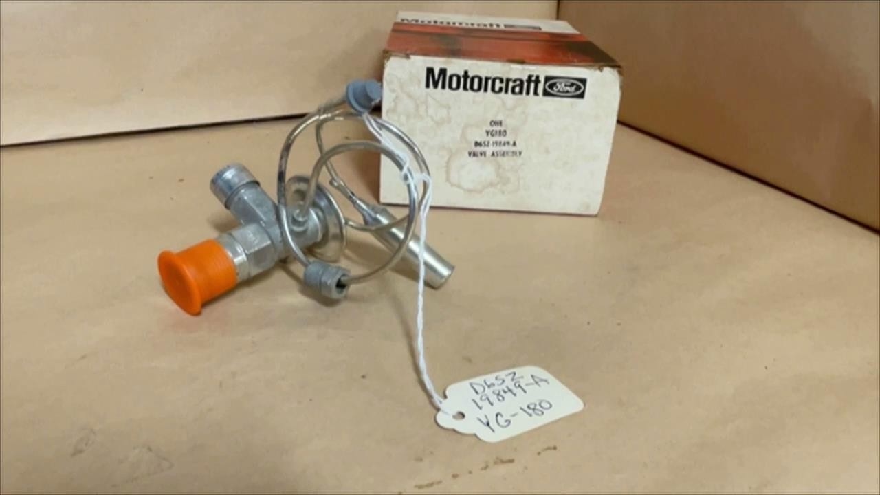 NOS OEM CORRECT 1976 FORD THUNDERBIRD AC EXPANSION VALVE D6SZ-19849-A