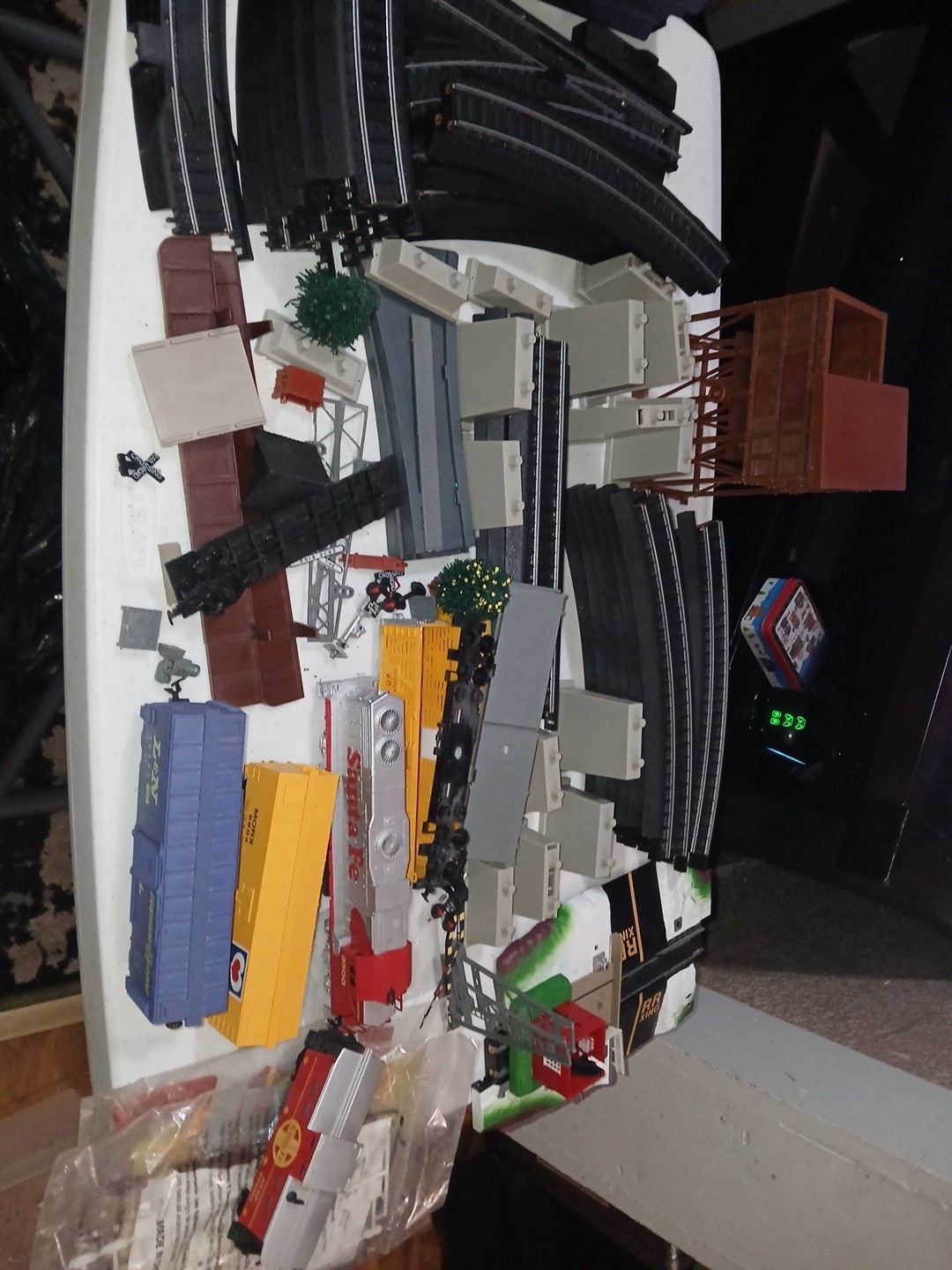 Vintage Life-Like Train set Lot Untested Vintage Life-Like Train set Lot Untested