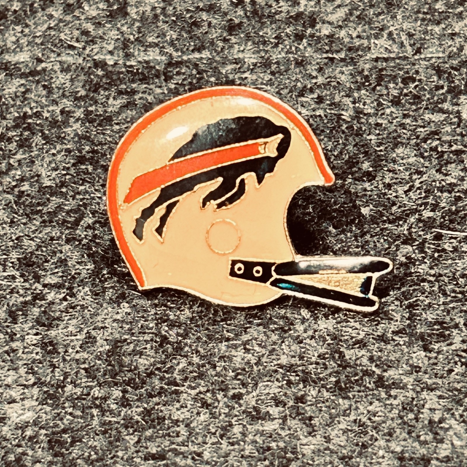 Vintage NFL Collectible Helmet Logo Lapel Pin 1\ Vintage NFL Collectible Helmet Logo Lapel Pin 1\