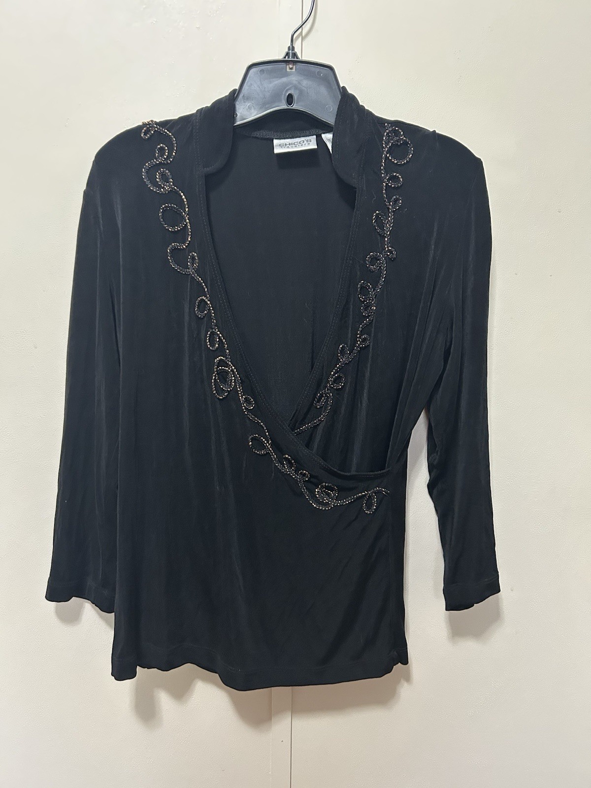 Chico\'s Women’s Blouse Black w/ metallic V-neck Slinky 3/4 Sleeve Size 1 Medium
