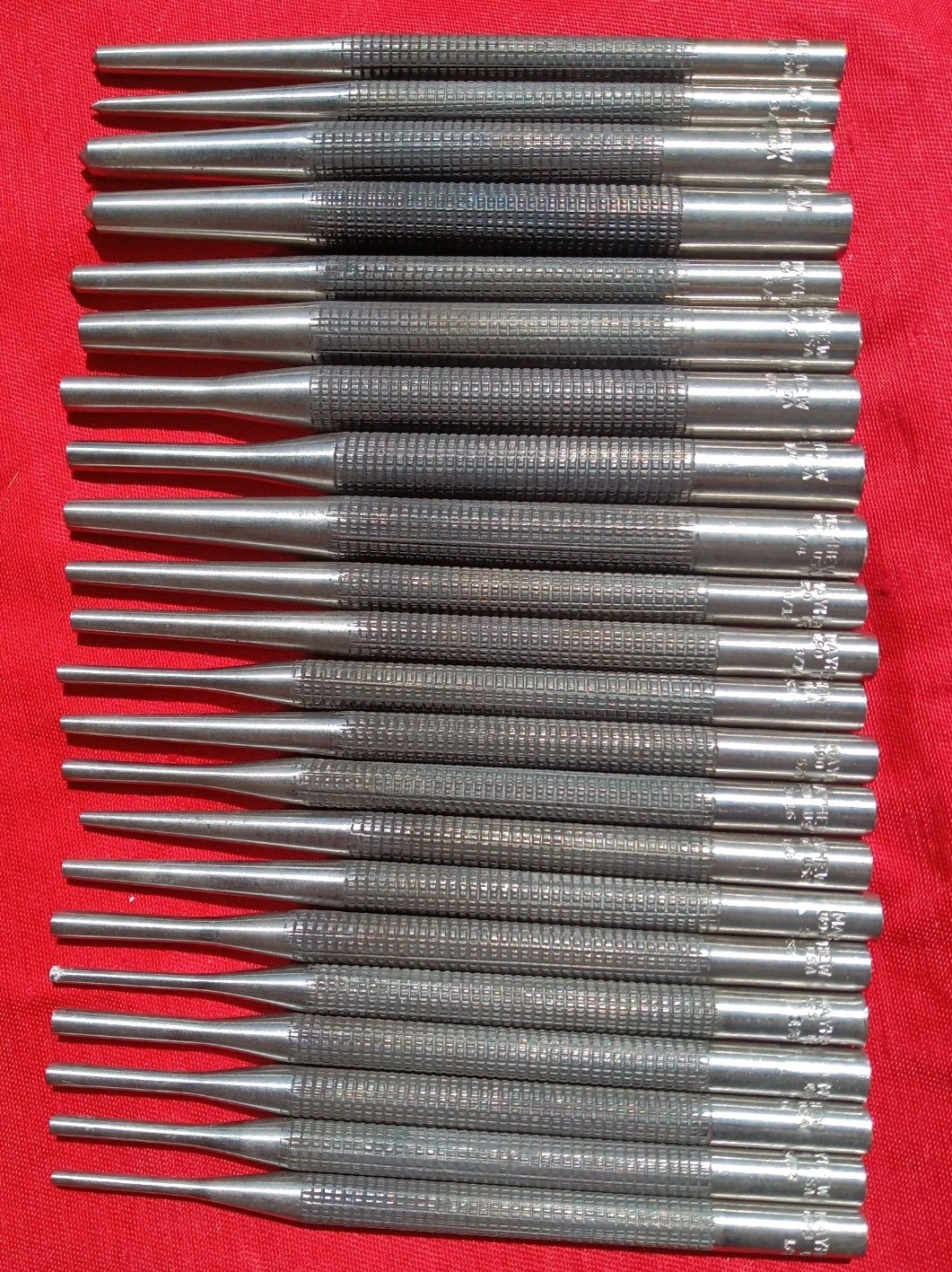 Mayhew Tools 22-Piece Mixed Punch Set SAE 1/8 Mayhew Tools 22-Piece Mixed Punch Set SAE 1/8