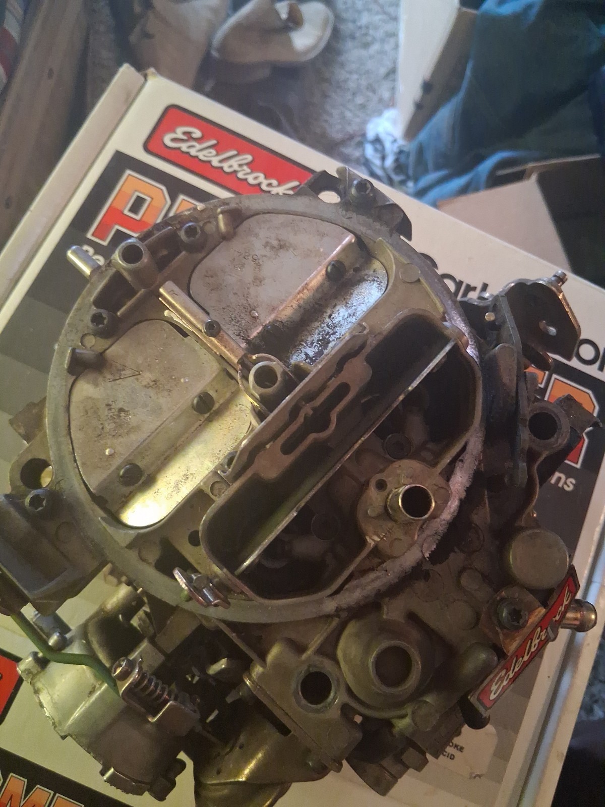 Edelbrock Quadrajet 1904 Carburetor GOOD CONDITION 