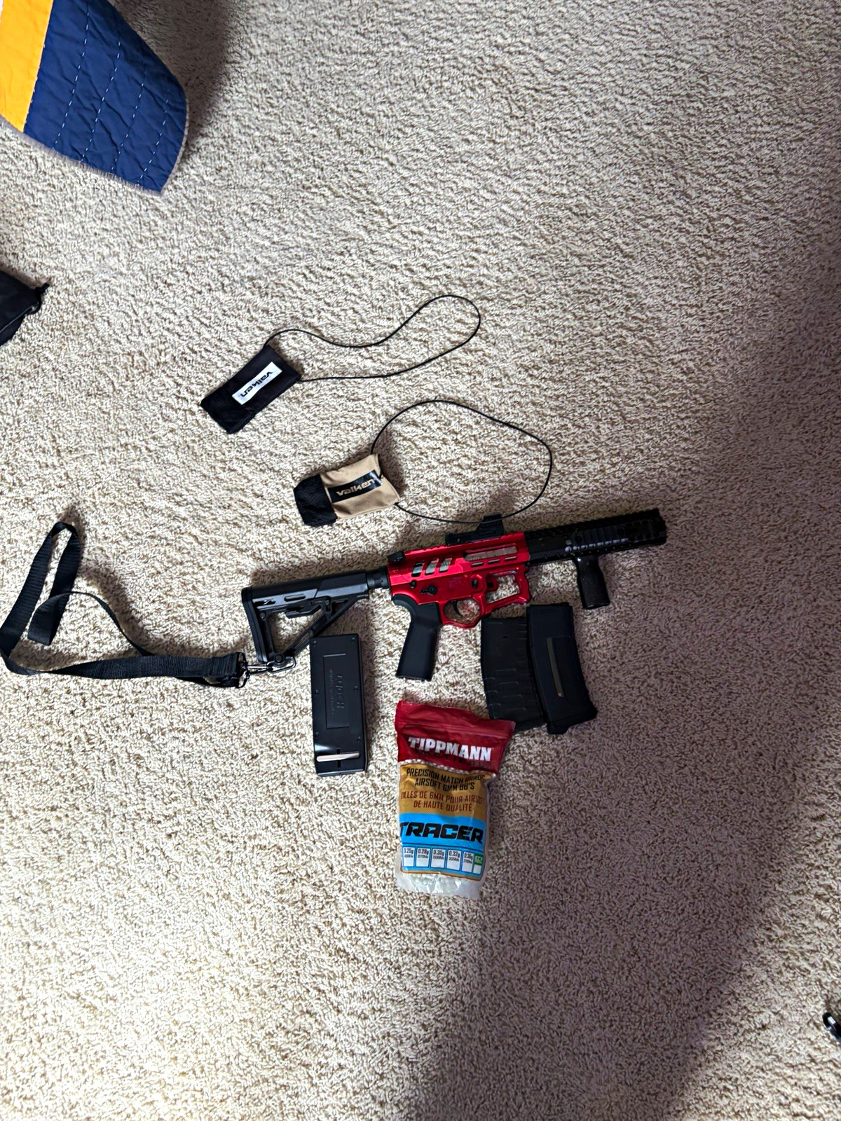 Pre-owned airsoft setup in red and black. Comes with the airsoft items Pre-owned airsoft setup in red and black. Comes with the airsoft items