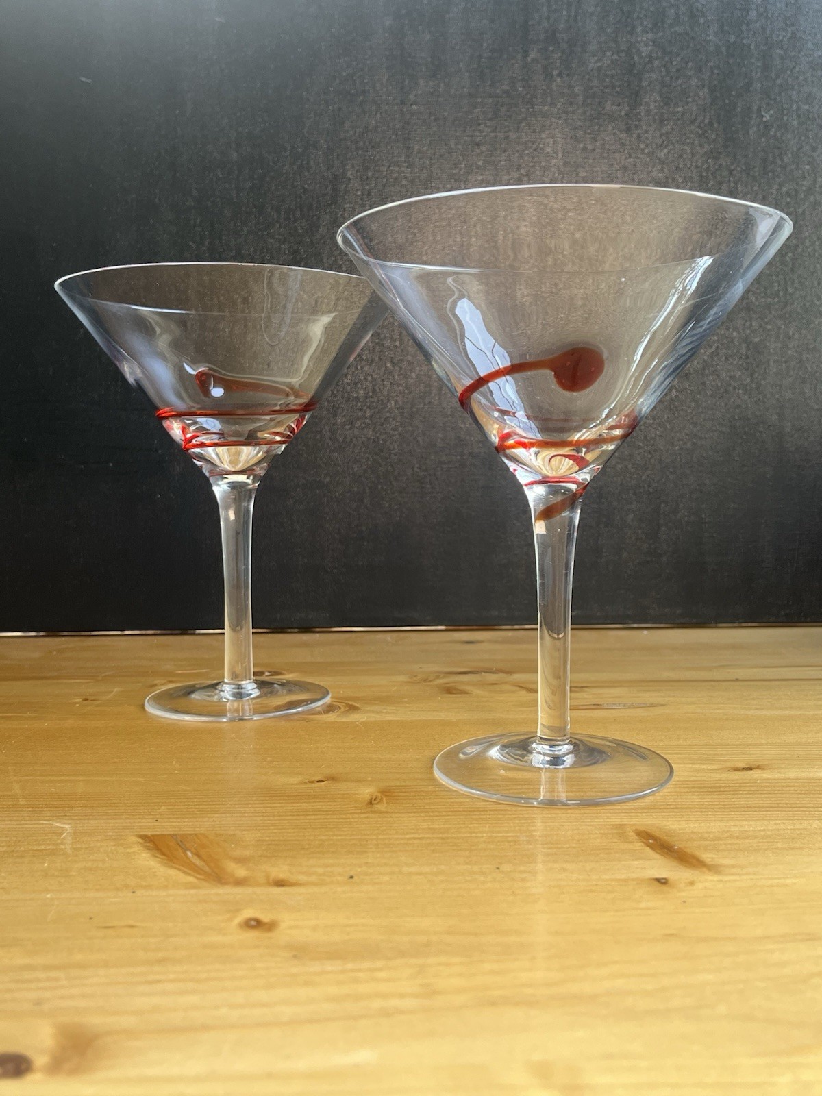 Set of 4 Pier 1 Swirline Red Ribbon Swirl Martini Glasses Blown Cocktail Cosmo Set of 4 Pier 1 Swirline Red Ribbon Swirl Martini Glasses Blown Cocktail Cosmo