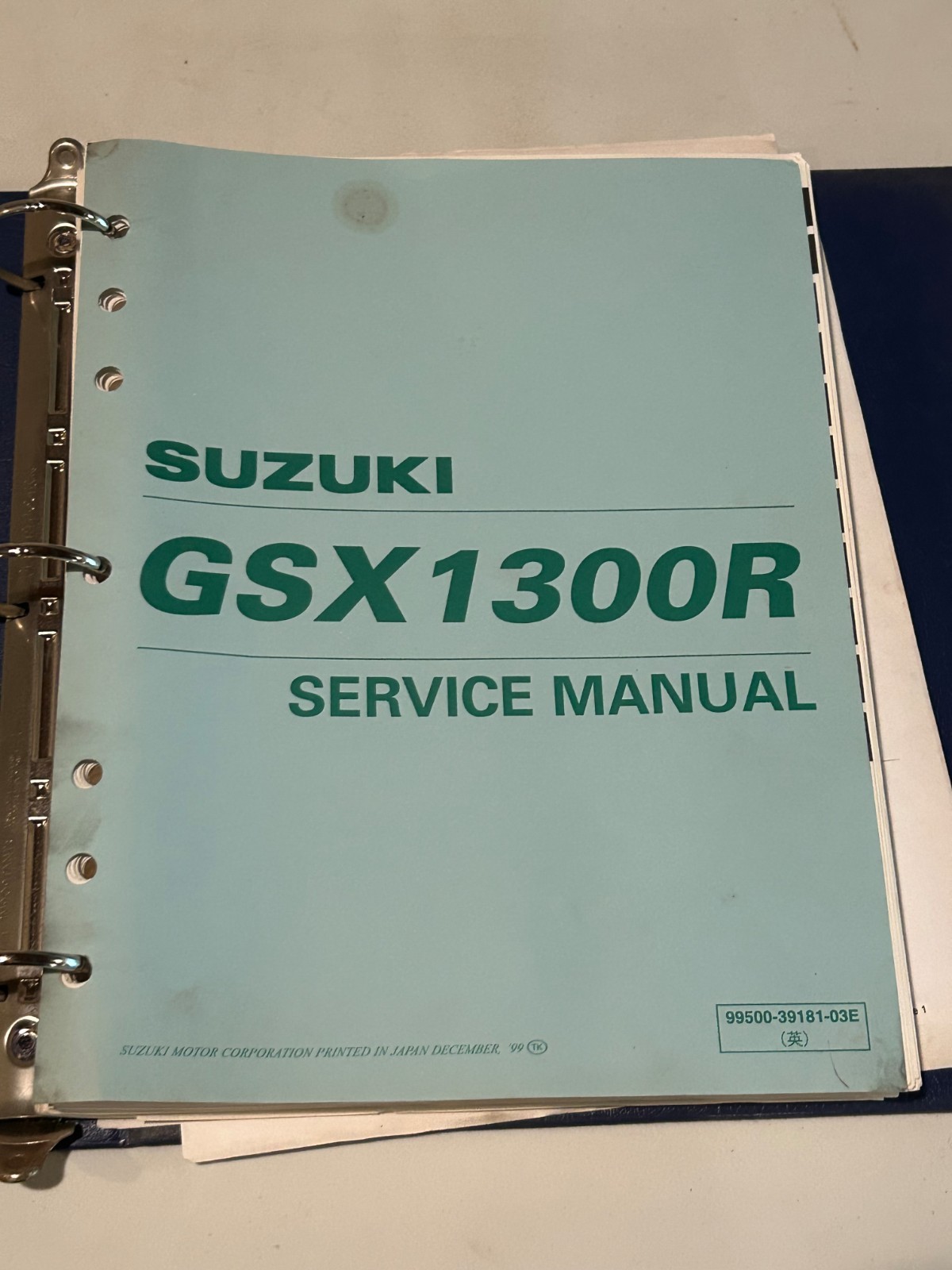 1999 SUZUKI GSX1300R MOTORCYCLE SERVICE MANUAL BINDER P/N 99500-39180-03E (312) 1999 SUZUKI GSX1300R MOTORCYCLE SERVICE MANUAL BINDER P/N 99500-39180-03E (312)
