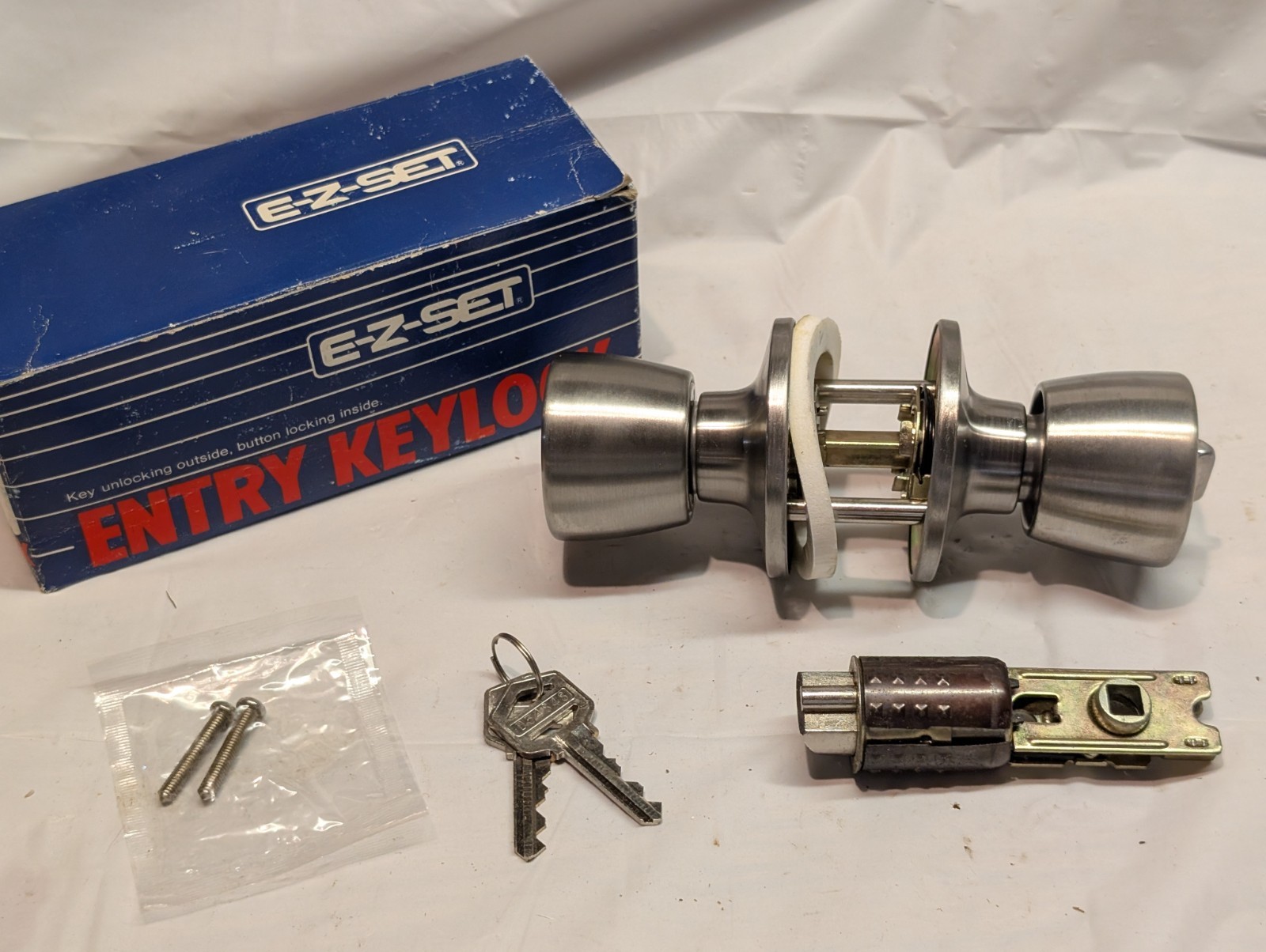 WI Barn NIB Stainless Steel E-Z-Set Entry Keylock Set with Keys Passage Doorknob