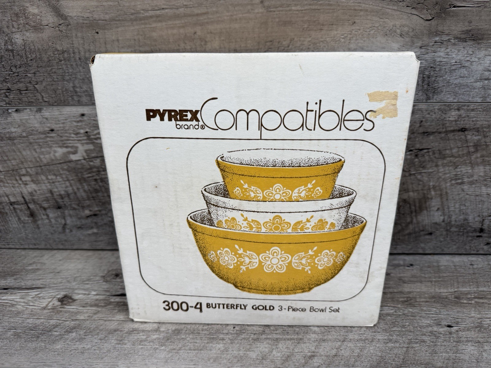 Pyrex Butterfly Gold 300-4 Mixing Bowl Set (3 pc set) SEALED NIB Old Stock 