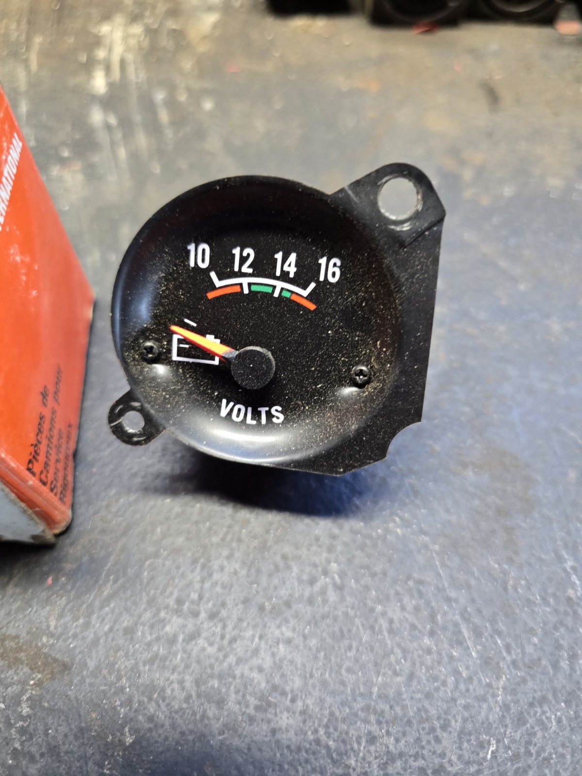 OEM International Navistar Volt Gauge 478677C1 12V Voltmeter Instrument NOS Box OEM International Navistar Volt Gauge 478677C1 12V Voltmeter Instrument NOS Box