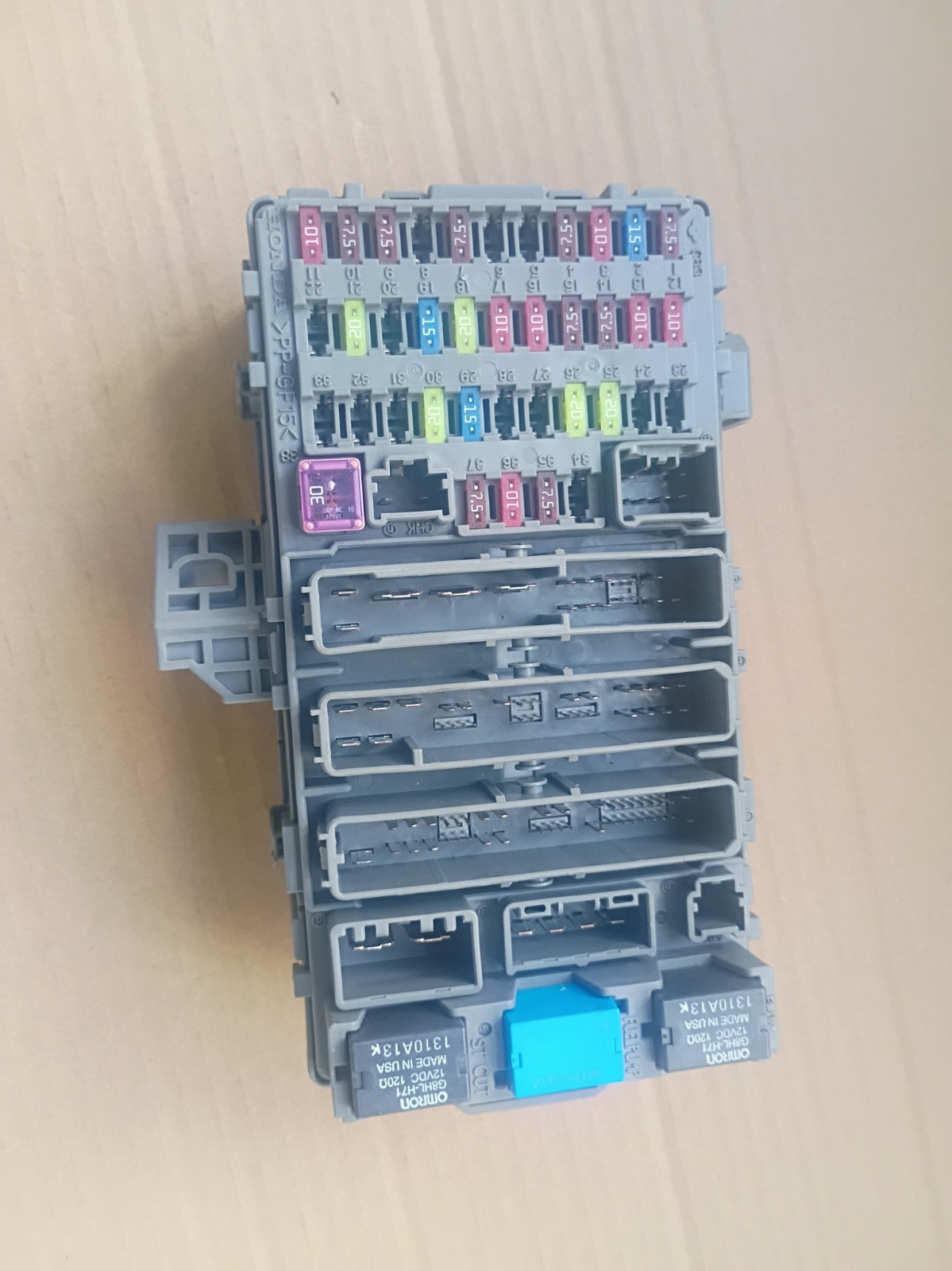 2010 HONDA CIVIC INTERIOR FUSE BOX P/N SVA-A400, LX 2 DOOR 1.8L AT 2010 HONDA CIVIC INTERIOR FUSE BOX P/N SVA-A400, LX 2 DOOR 1.8L AT