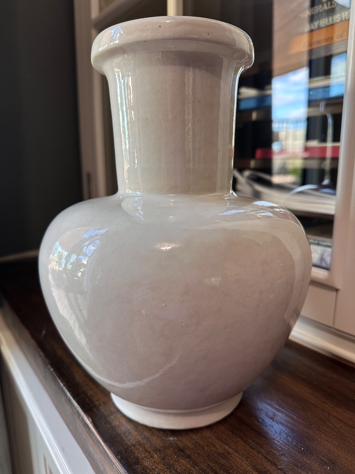 Vintage Pfaltzgraff York Keystone Art Pottery Vase #257 White 9.5\