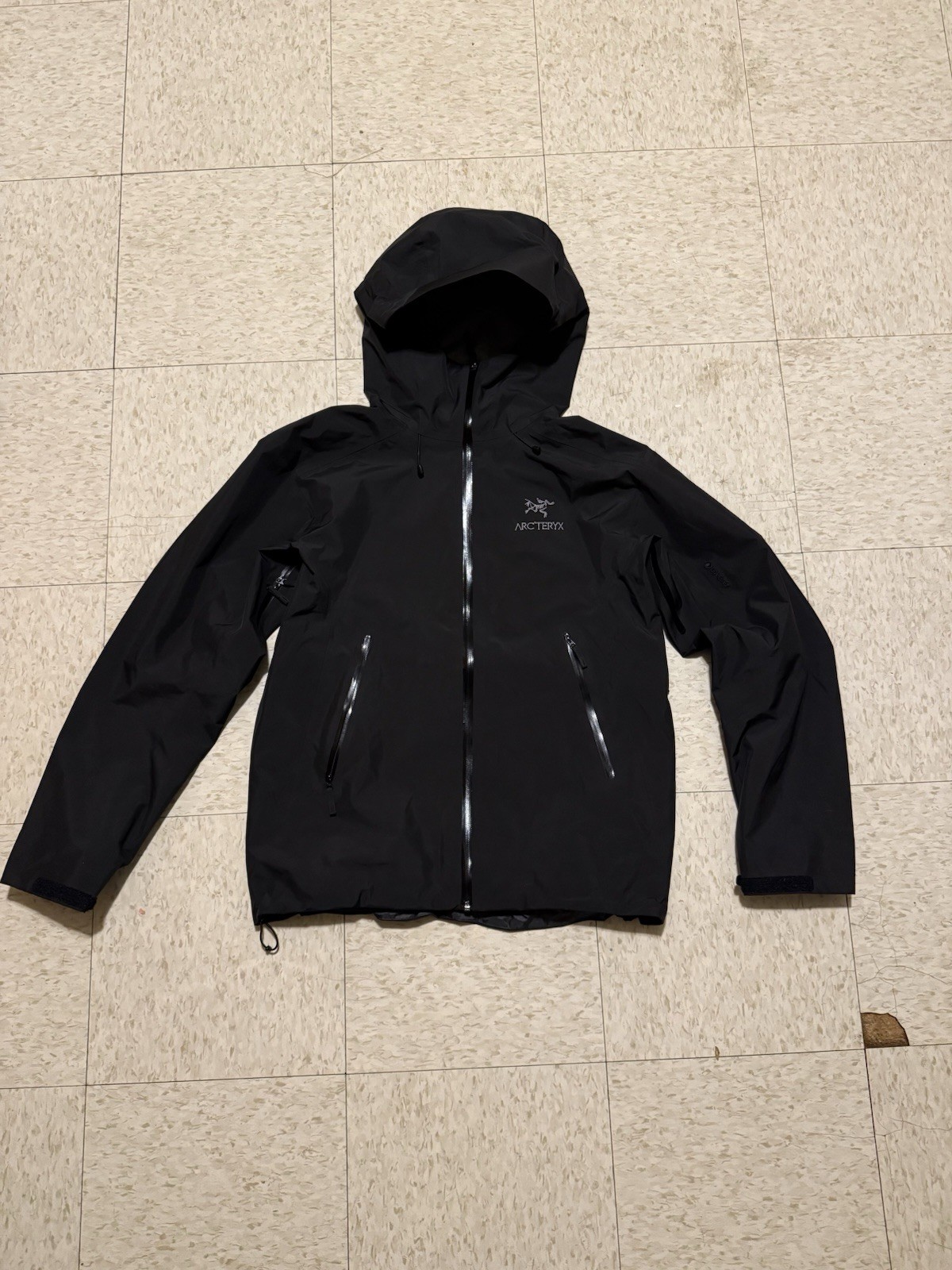 Arc’teryx Beta Lt Waterproof Goretex Jacket Size Large Black Arc’teryx Beta Lt Waterproof Goretex Jacket Size Large Black