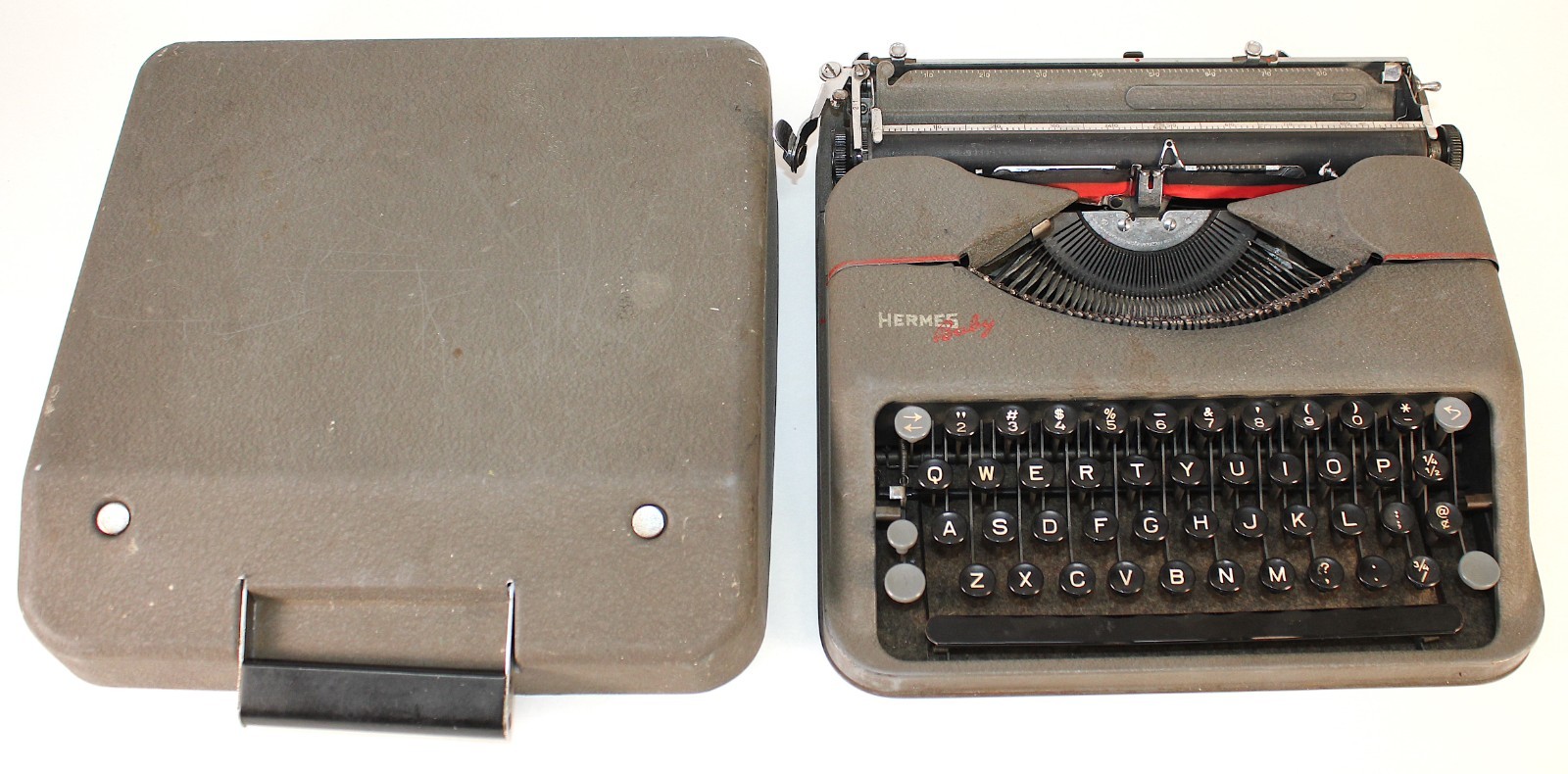 1949 Hermes Baby Portable Typewriter Paillard Suisse w/Case 1949 Hermes Baby Portable Typewriter Paillard Suisse w/Case