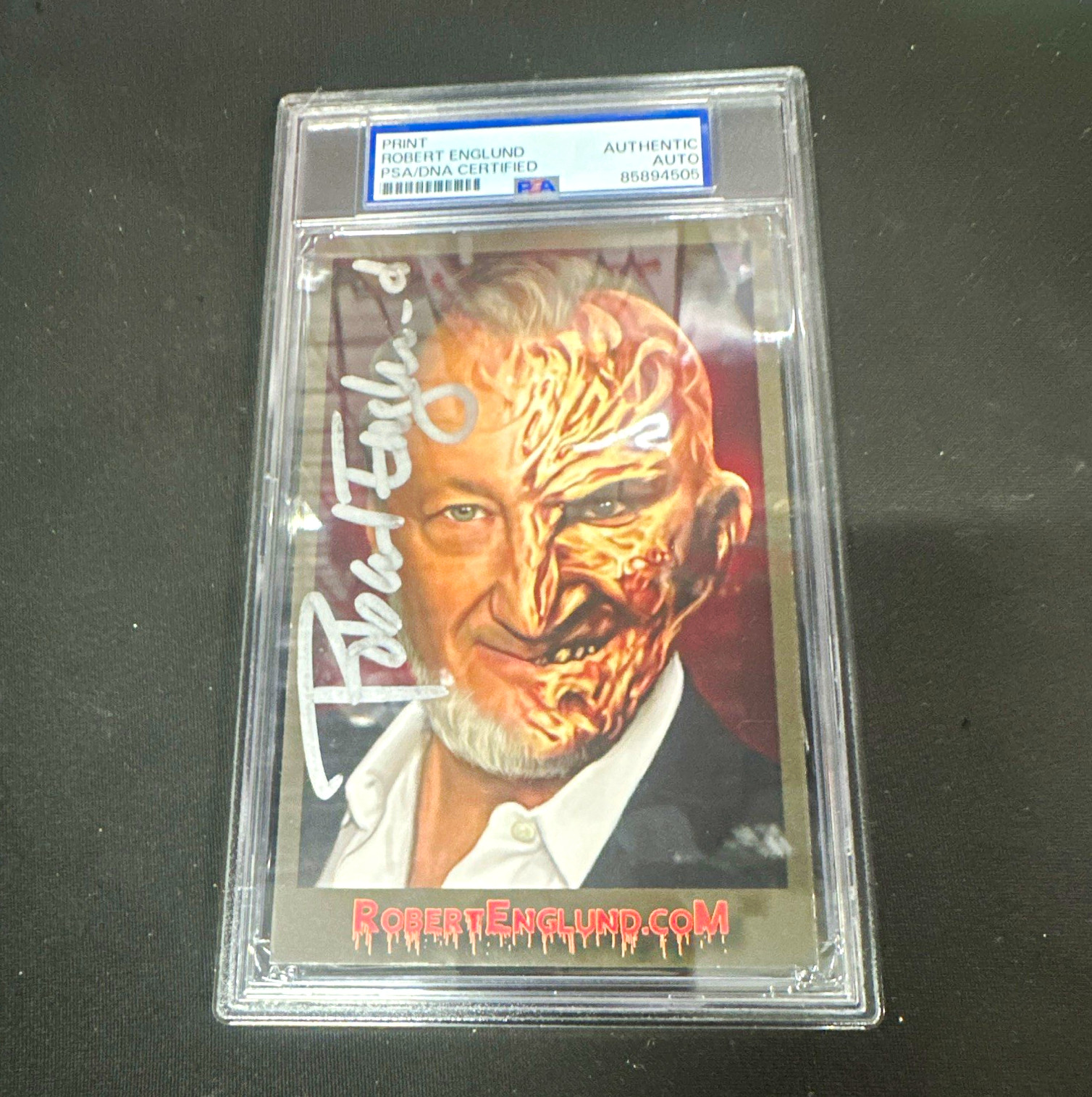 Robert Englund - 2021 Autographs PRINT Freddy Silver 1/1 Auto PSA/DNA 85894505 Robert Englund - 2021 Autographs PRINT Freddy Silver 1/1 Auto PSA/DNA 85894505