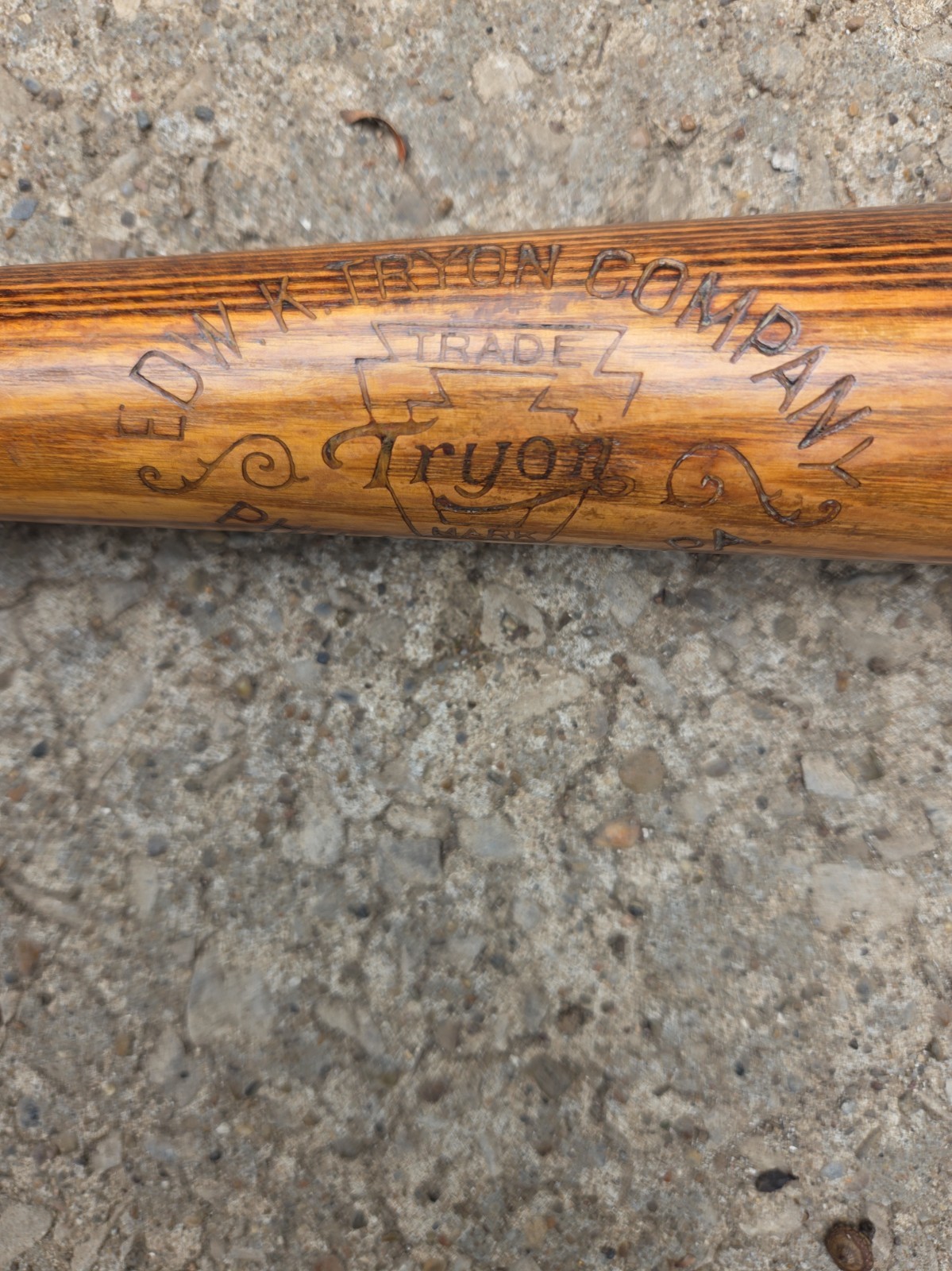 Outstanding Vintage TRYON Baseball Bat 1920s Outstanding Vintage TRYON Baseball Bat 1920s