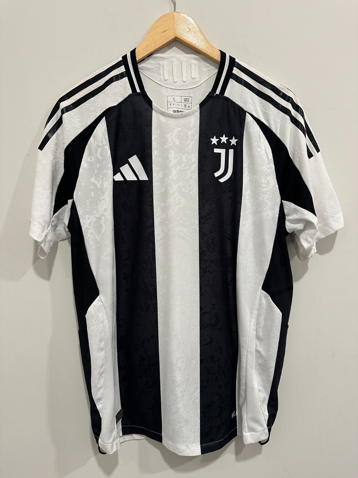 Juventus 2024/25 Home  Soccer Jersey Authentic Version - L