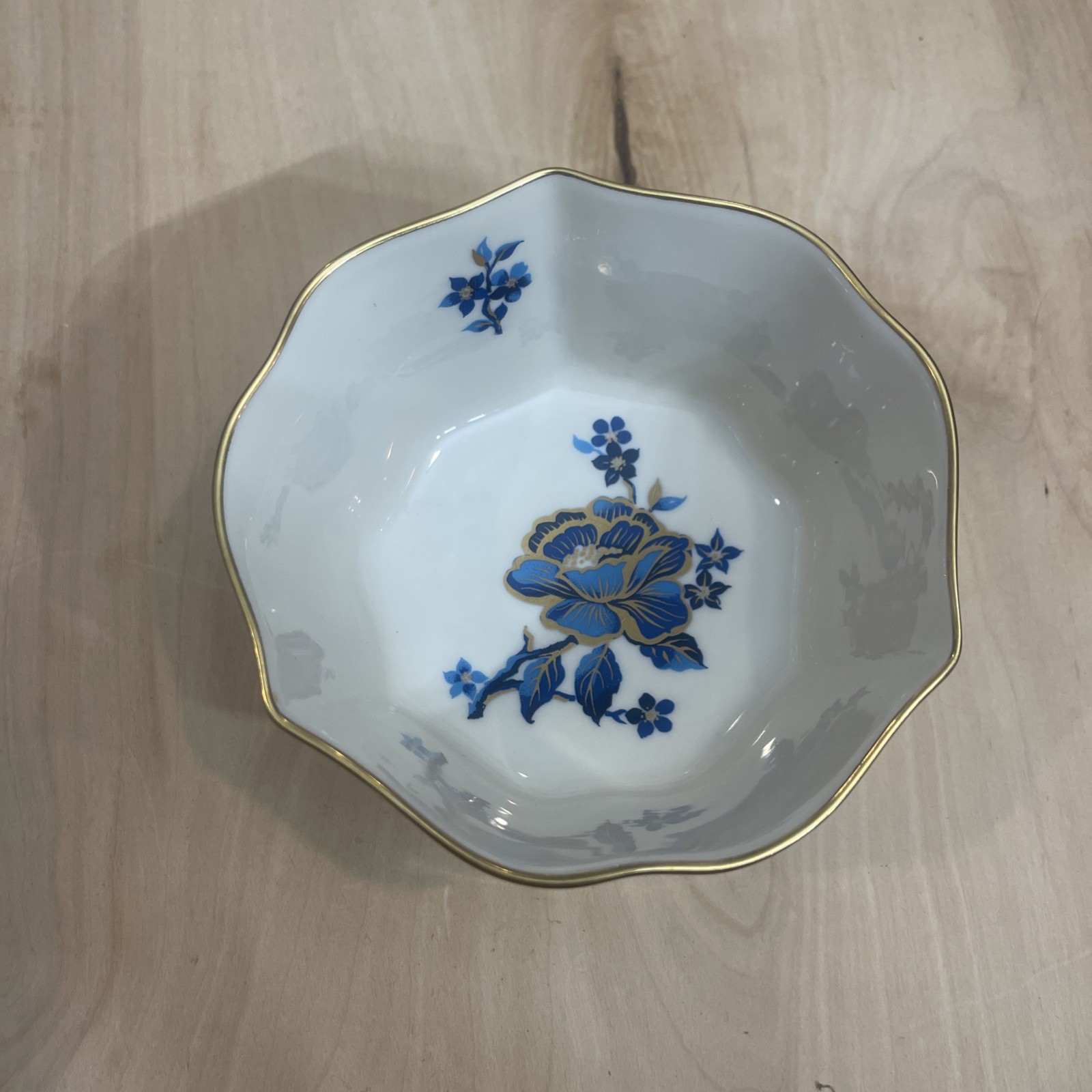 Vintage Lenox Pagoda Gold Trim Berry Fruit Bowl 5.25\