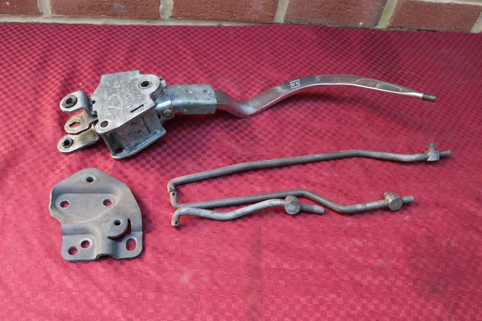70 71 72 OLDSMOBILE CUTLASS 442 HURST COMPETETION PLUS 4 SPEED CONSOLE SHIFTER 70 71 72 OLDSMOBILE CUTLASS 442 HURST COMPETETION PLUS 4 SPEED CONSOLE SHIFTER