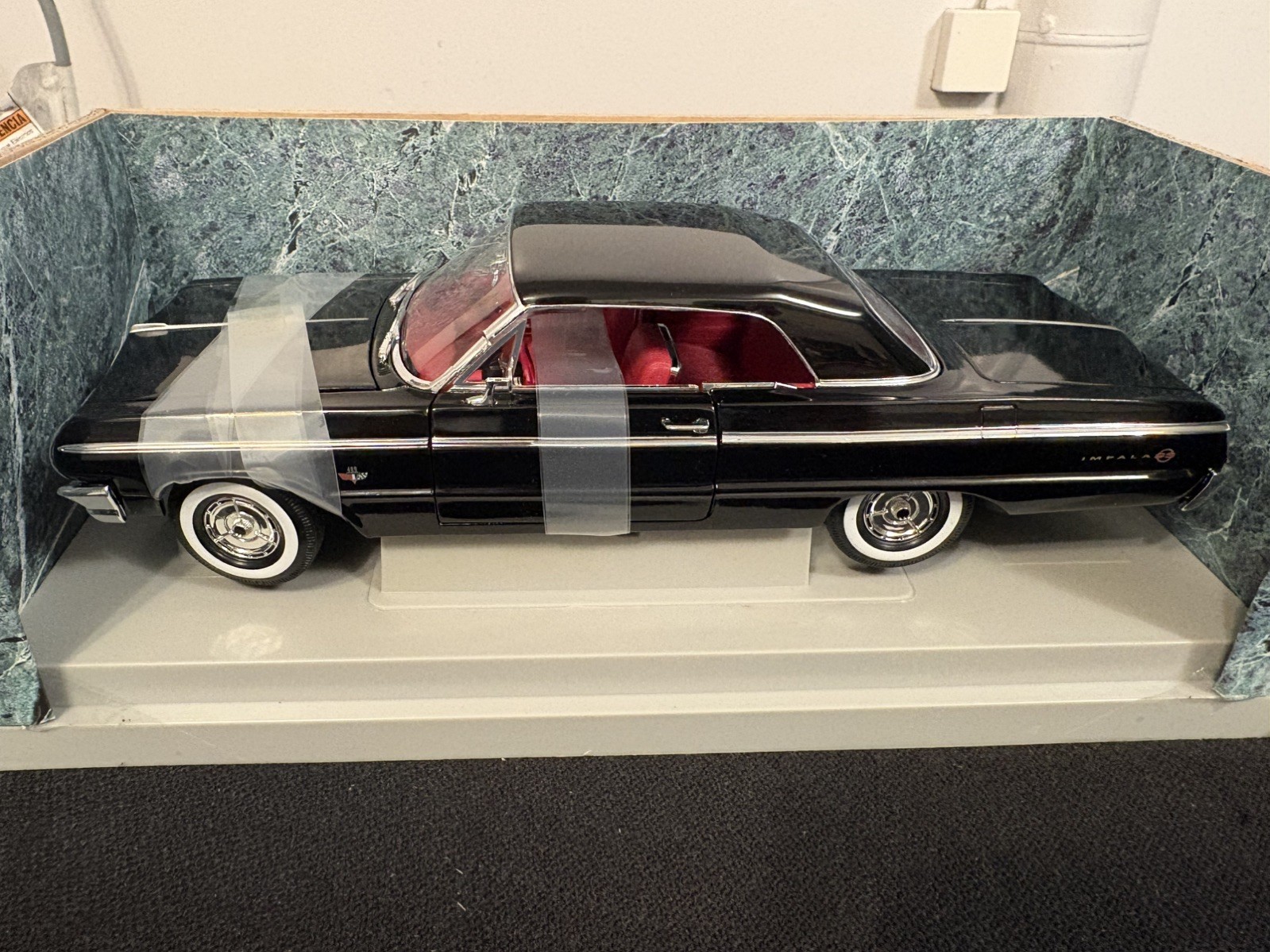 AMERICAN MUSCLE ERTL  1964  CHEVROLET IMPALA SS  1:18  SCALE “BLACK” NEW