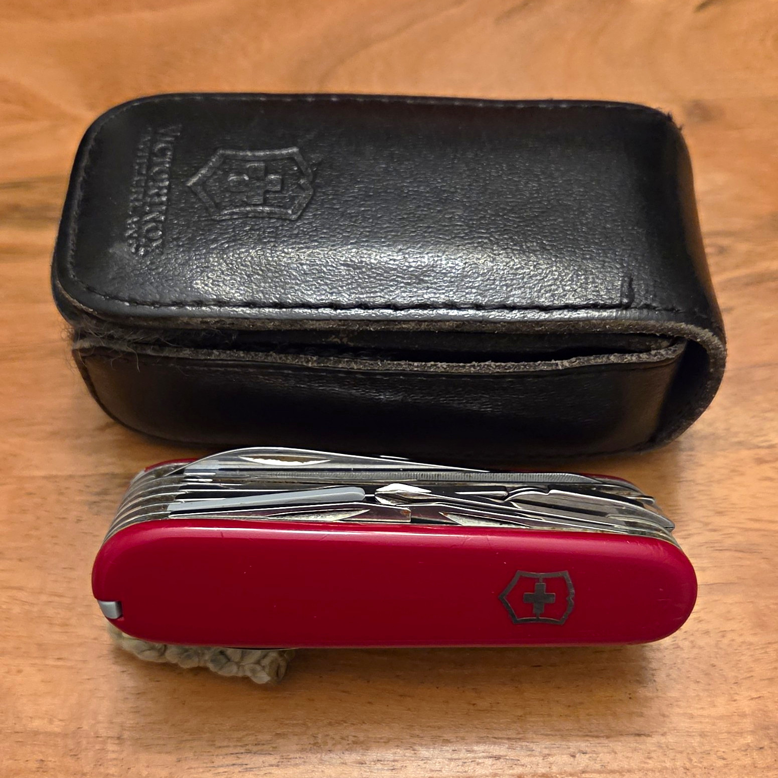 Victorinox Swiss Army Knife SwissChamp Survival Victorinox Swiss Army Knife SwissChamp Survival