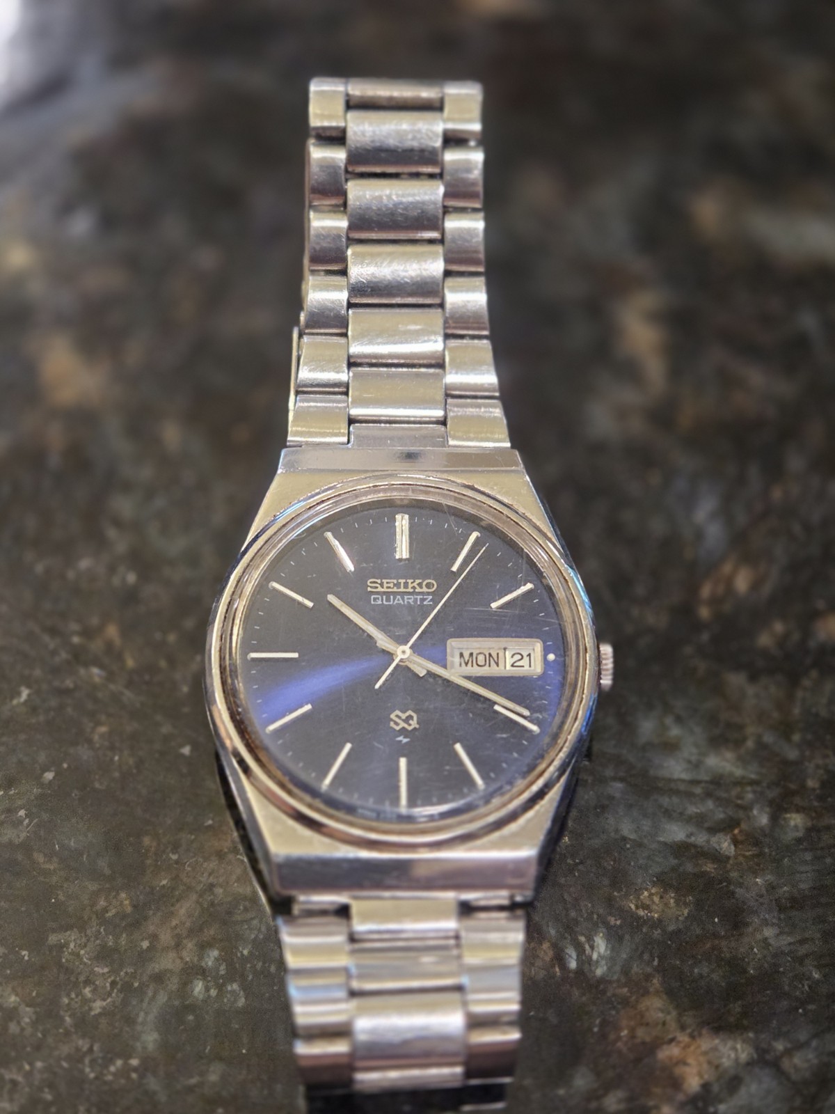 SEIKO MEN\'S WATCH 7123-8440 P DAY DATE BLUE FACE NEW BATTERY AND GASKET SEIKO MEN\'S WATCH 7123-8440 P DAY DATE BLUE FACE NEW BATTERY AND GASKET