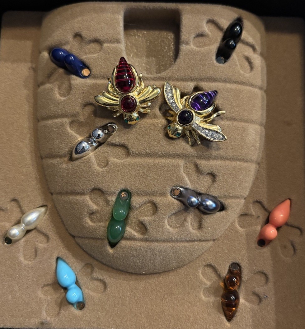 Vtg Joan Rivers Jewelry Interchangeable Bee & Garden Flower Brooches Pin Insects