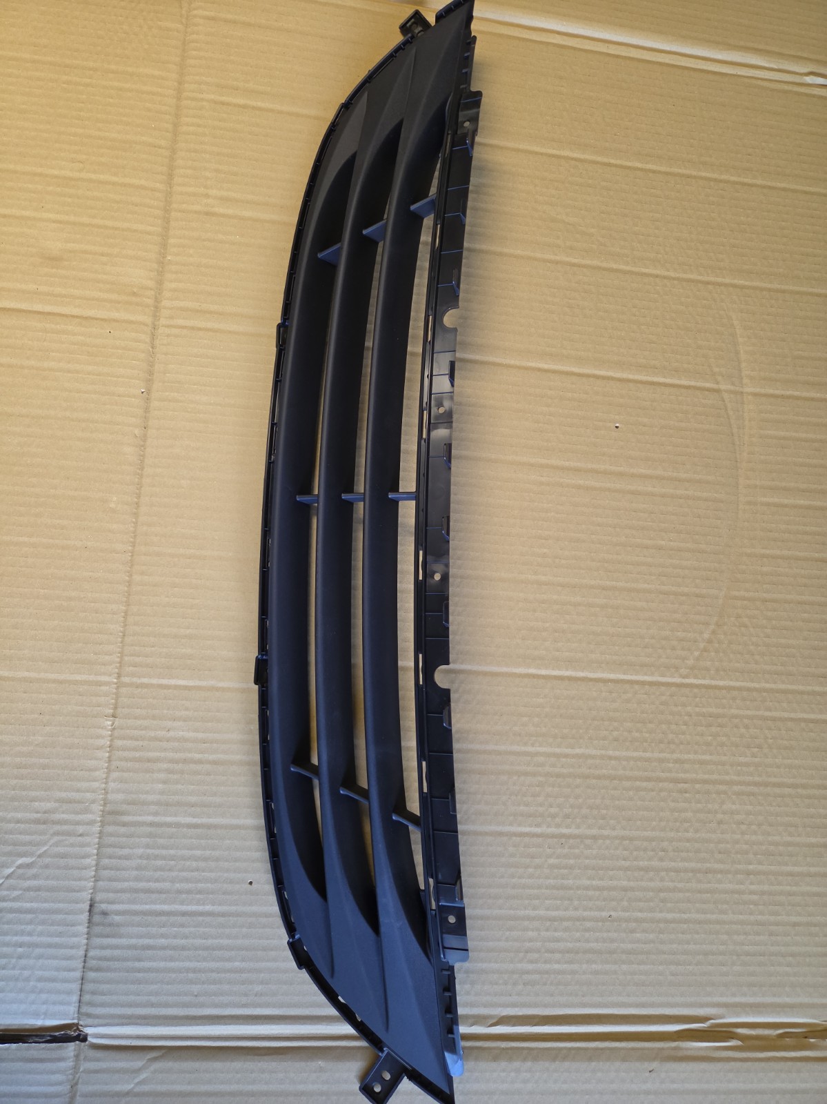 OEM 2013-2016 HYUNDAI GENESIS COUPE GRILLE LOWER  86561-2M300