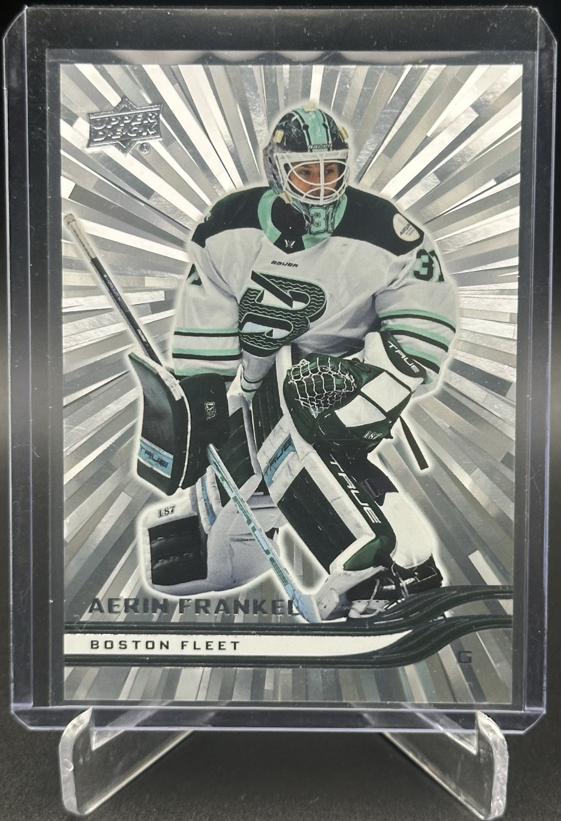 2025-26 Upper Deck PWHL Outburst Aerin Frankel #41 Boston Fleet